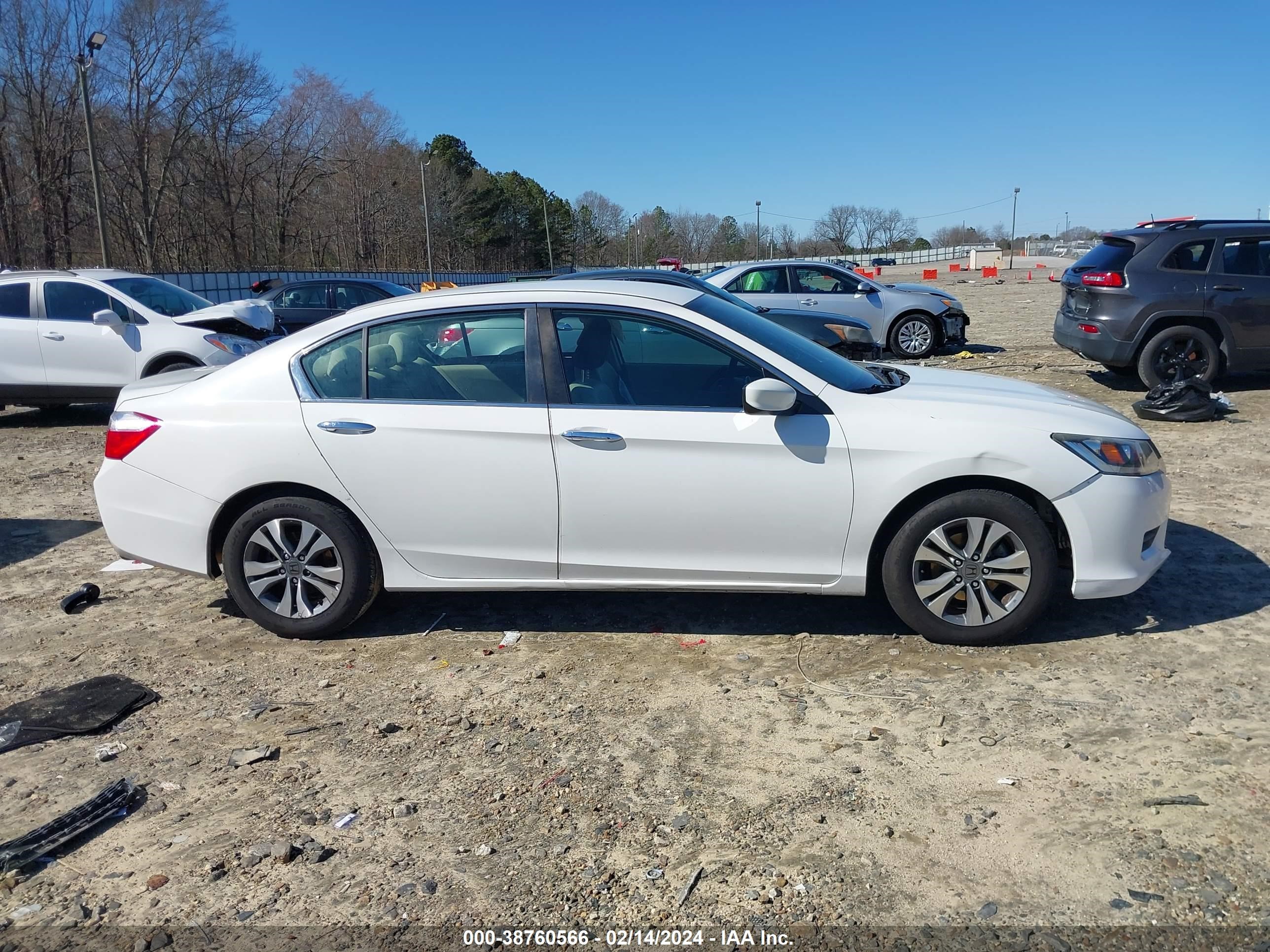 Photo 12 VIN: 1HGCR2F37FA204038 - HONDA ACCORD 