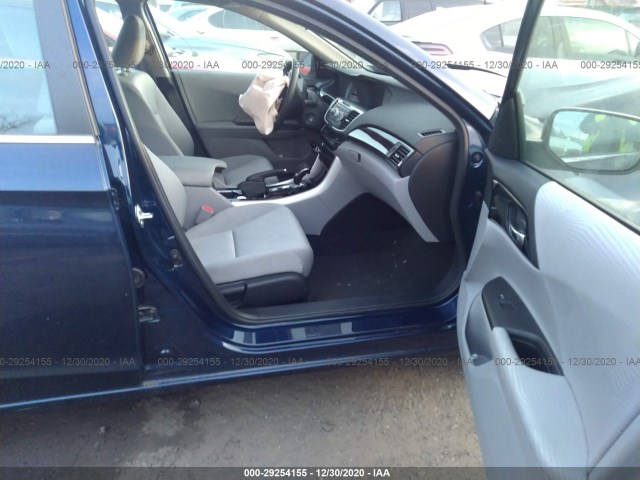 Photo 4 VIN: 1HGCR2F37GA010272 - HONDA ACCORD SEDAN 