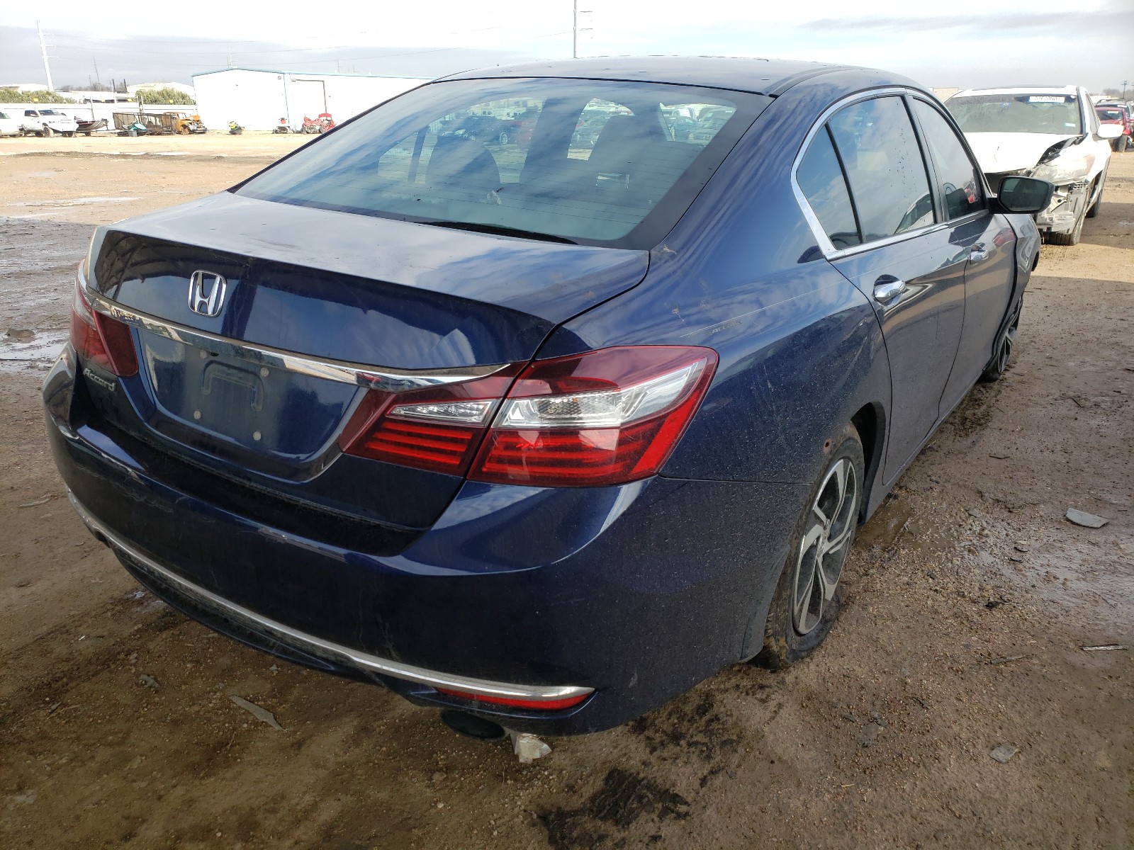 Photo 3 VIN: 1HGCR2F37GA065028 - HONDA ACCORD LX 