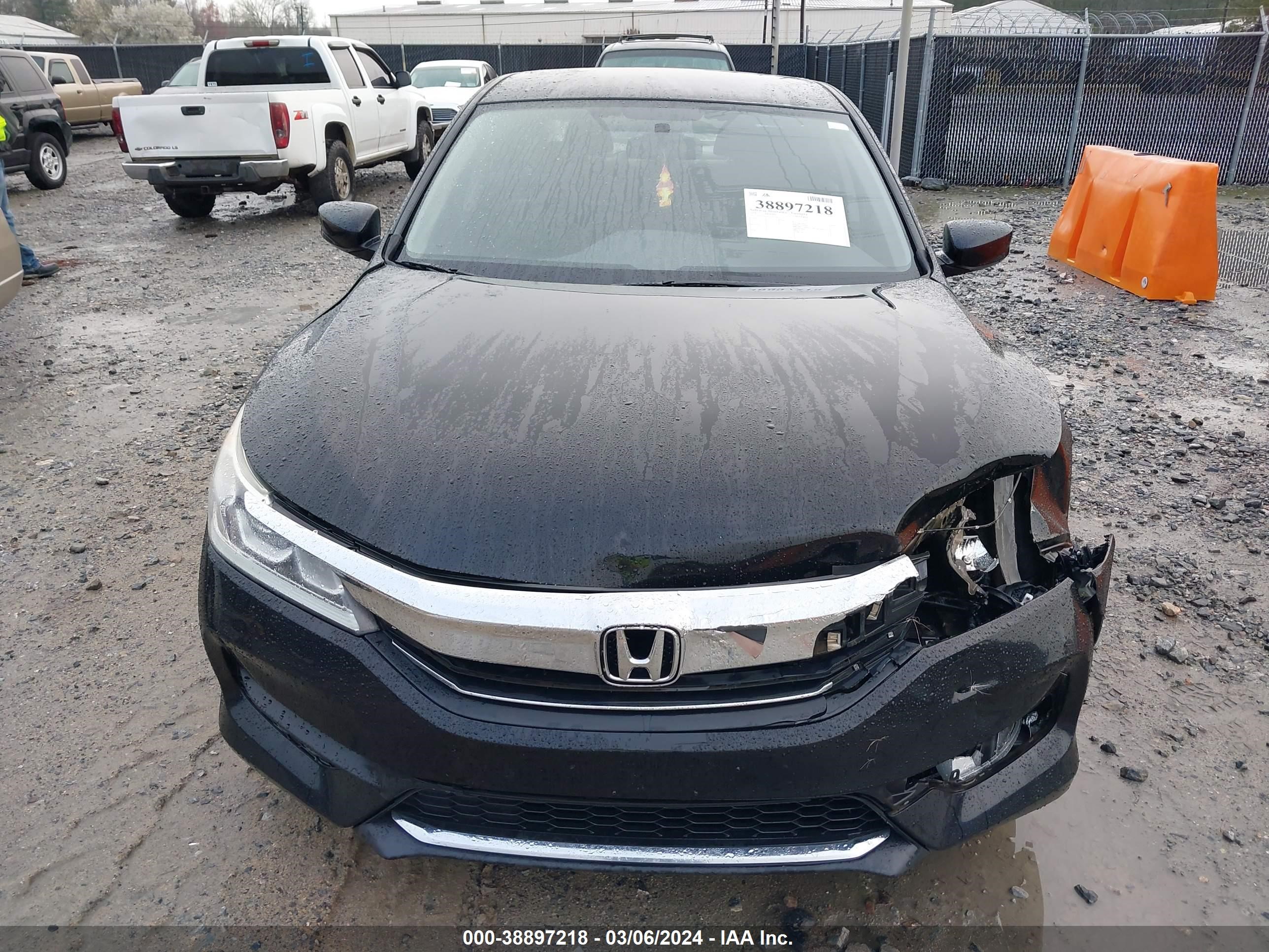 Photo 11 VIN: 1HGCR2F37GA167509 - HONDA ACCORD 