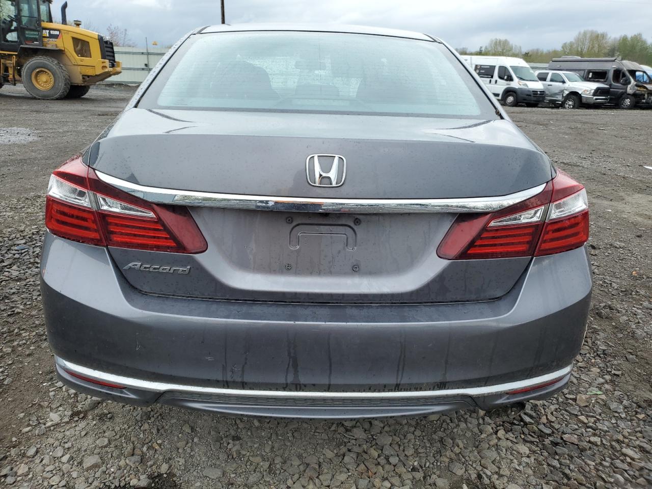 Photo 5 VIN: 1HGCR2F37HA060638 - HONDA ACCORD 