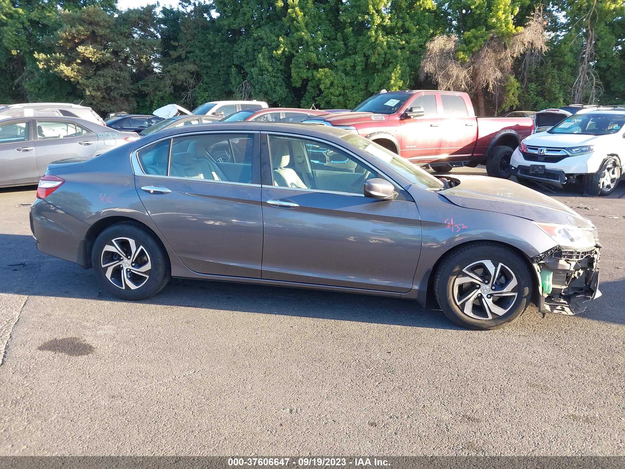 Photo 13 VIN: 1HGCR2F37HA111457 - HONDA ACCORD 