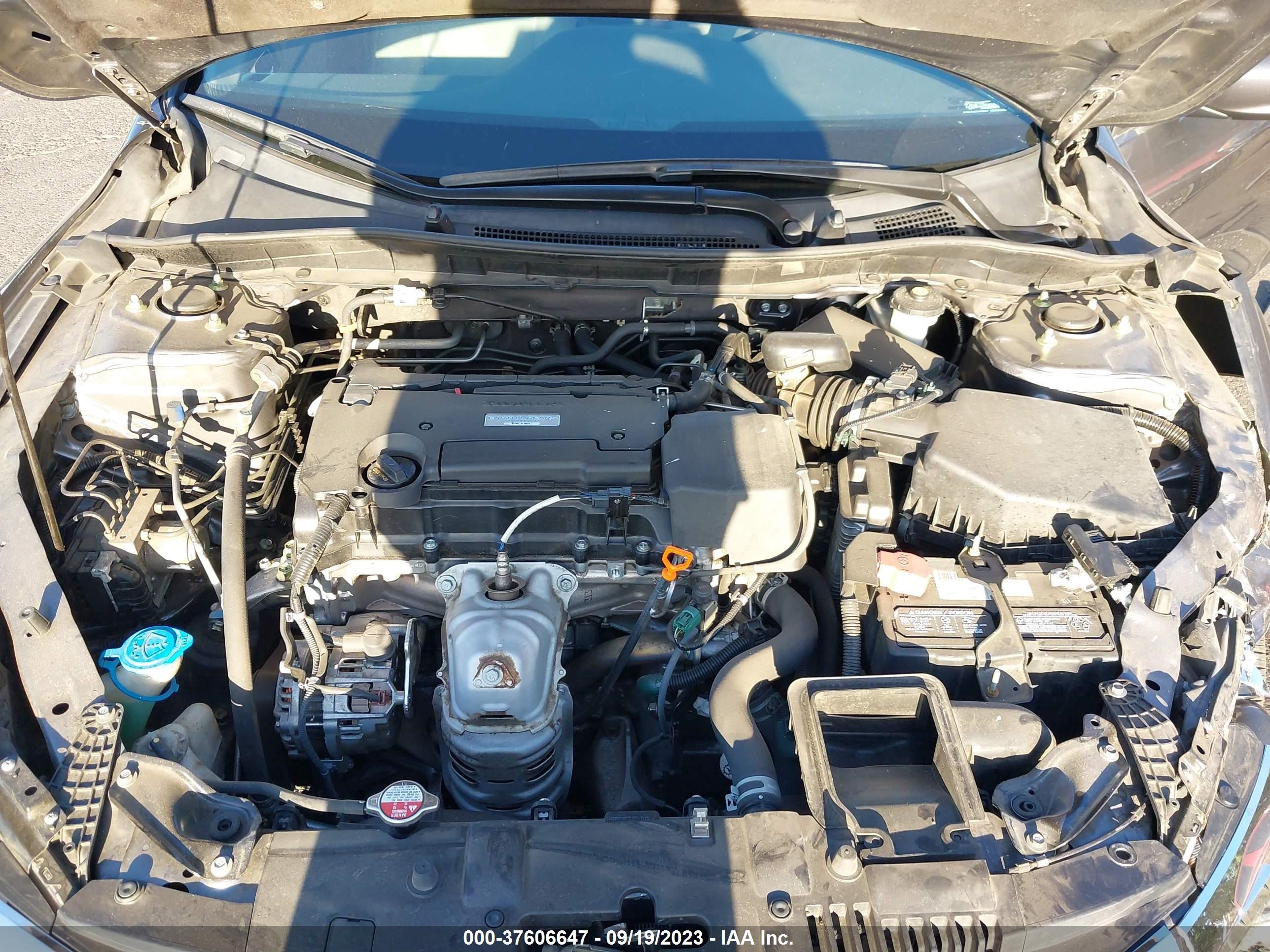 Photo 9 VIN: 1HGCR2F37HA111457 - HONDA ACCORD 