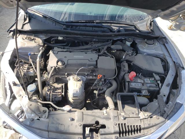 Photo 6 VIN: 1HGCR2F37HA121387 - HONDA ACCORD LX 