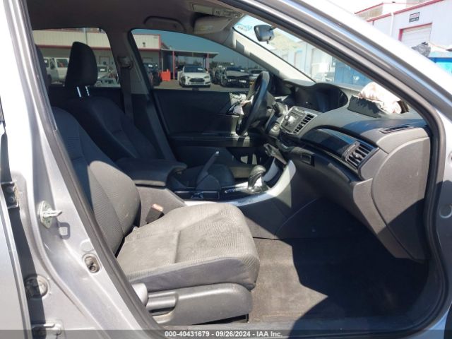 Photo 4 VIN: 1HGCR2F37HA148847 - HONDA ACCORD 