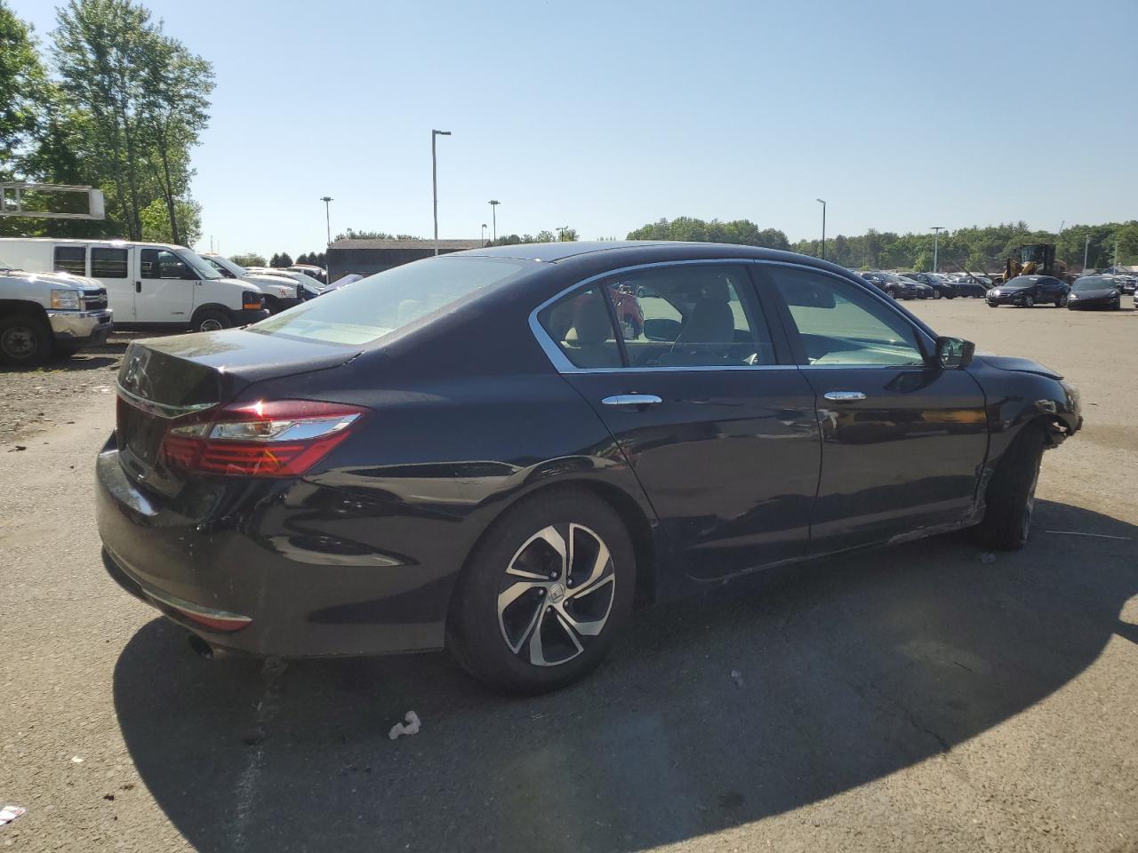 Photo 2 VIN: 1HGCR2F37HA170752 - HONDA ACCORD 