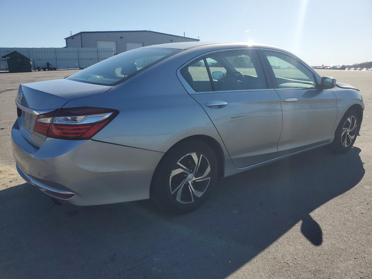 Photo 2 VIN: 1HGCR2F37HA187180 - HONDA ACCORD 