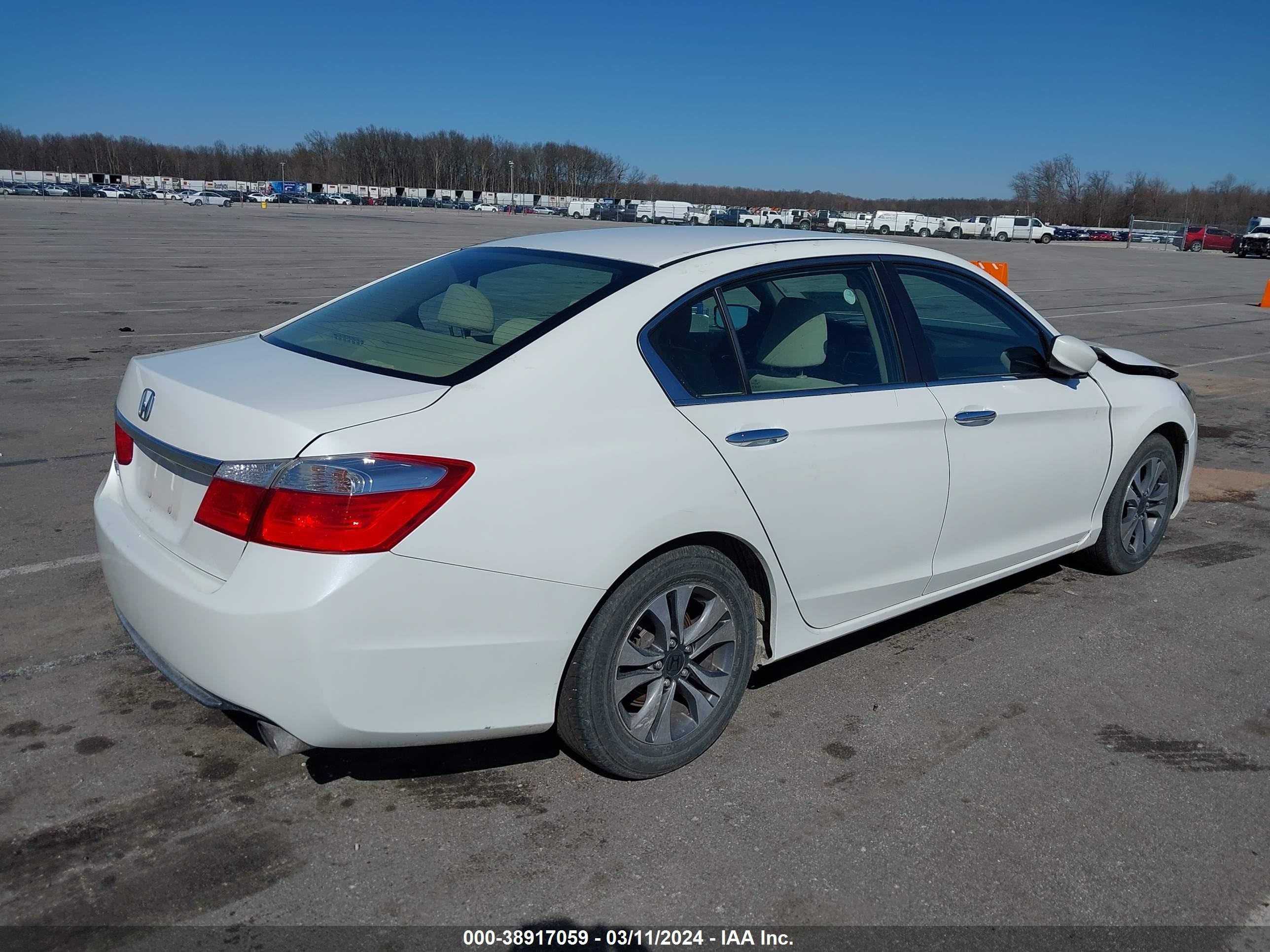 Photo 3 VIN: 1HGCR2F38DA027920 - HONDA ACCORD 