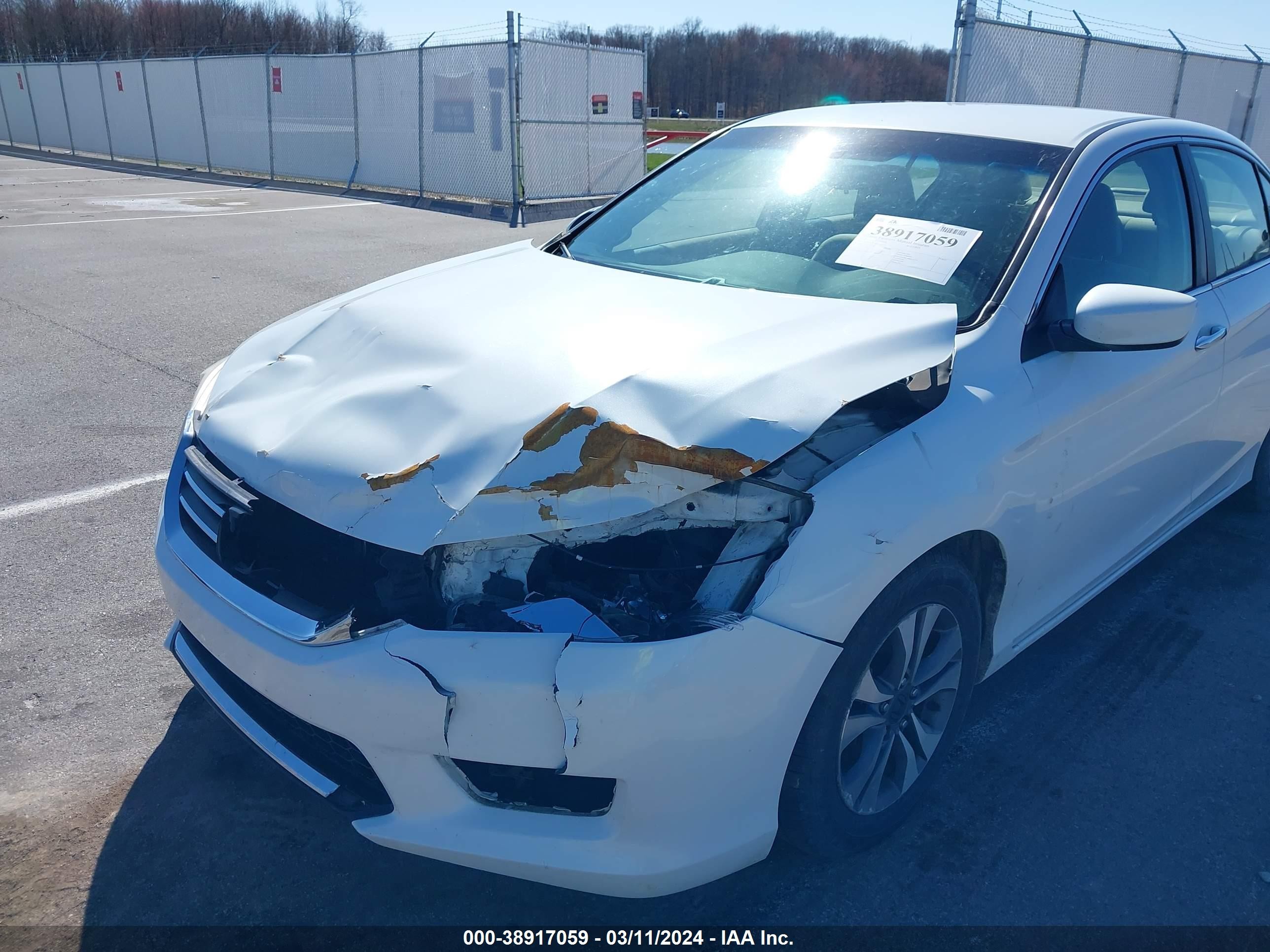 Photo 5 VIN: 1HGCR2F38DA027920 - HONDA ACCORD 