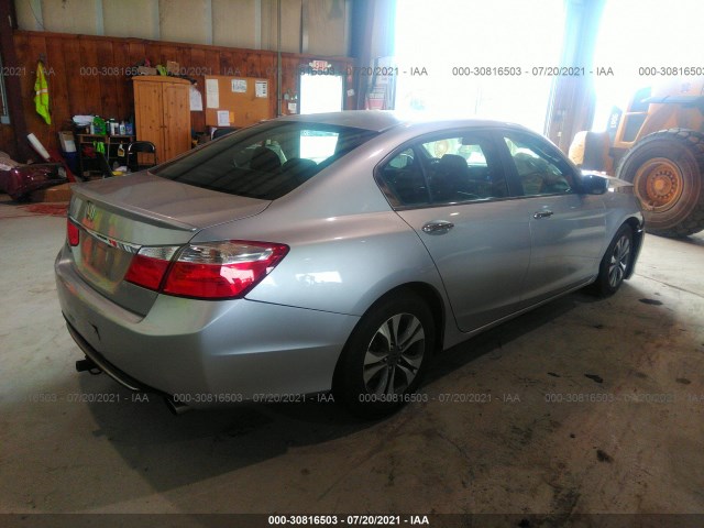 Photo 3 VIN: 1HGCR2F38DA048332 - HONDA ACCORD SDN 