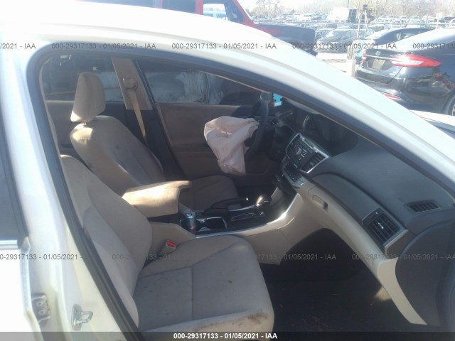 Photo 4 VIN: 1HGCR2F38DA127368 - HONDA ACCORD SDN 