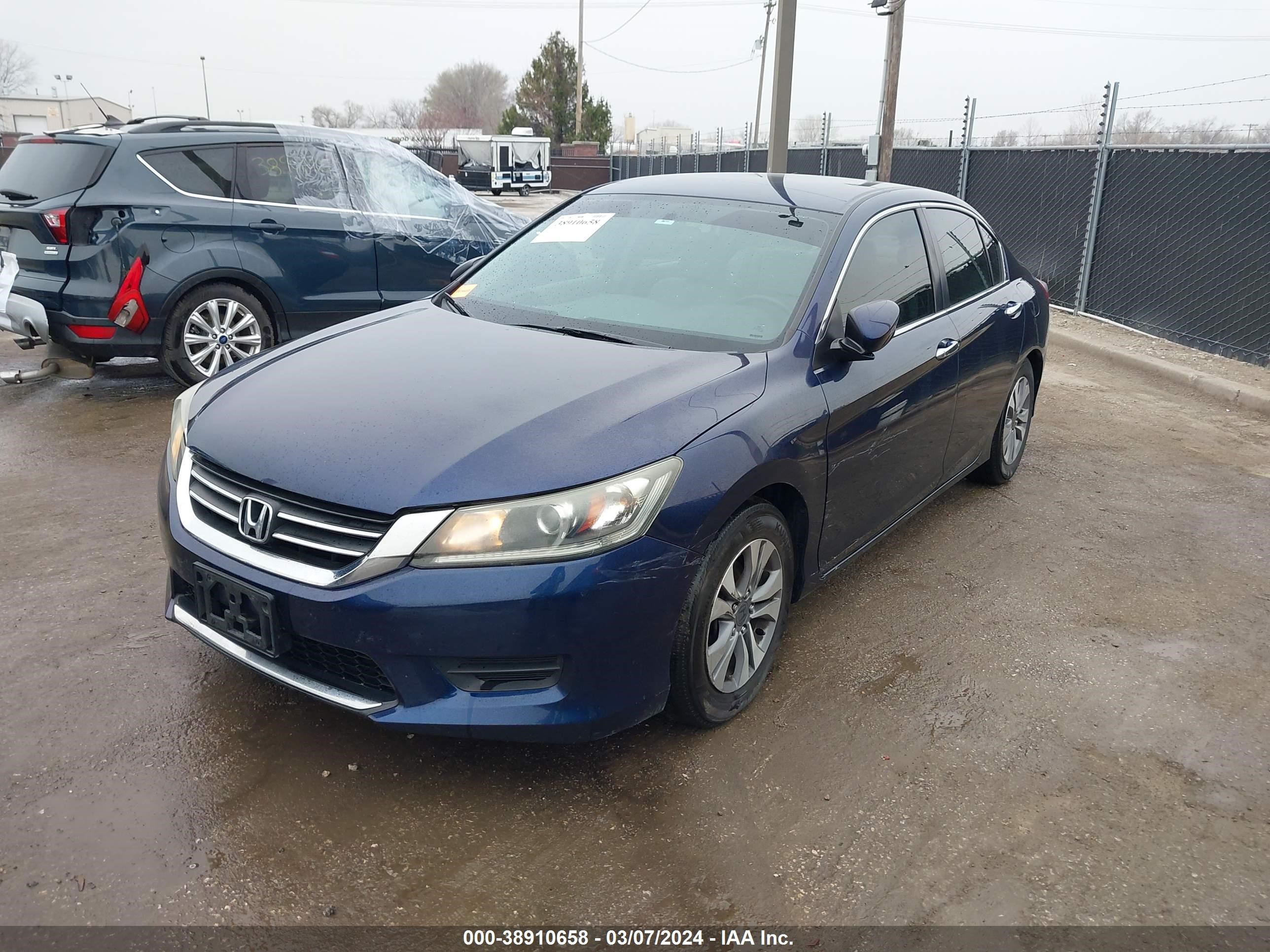 Photo 1 VIN: 1HGCR2F38EA061907 - HONDA ACCORD 