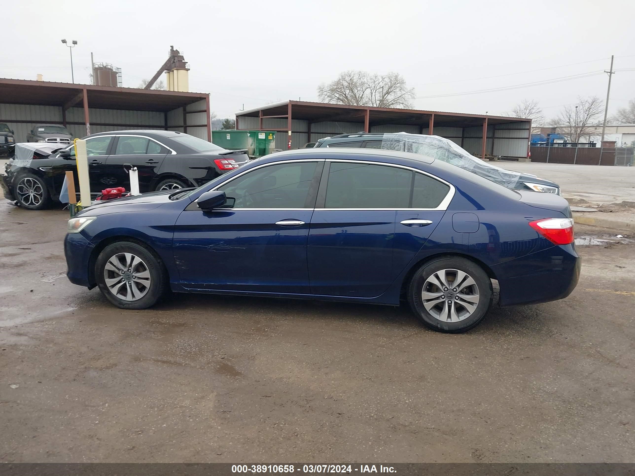 Photo 13 VIN: 1HGCR2F38EA061907 - HONDA ACCORD 