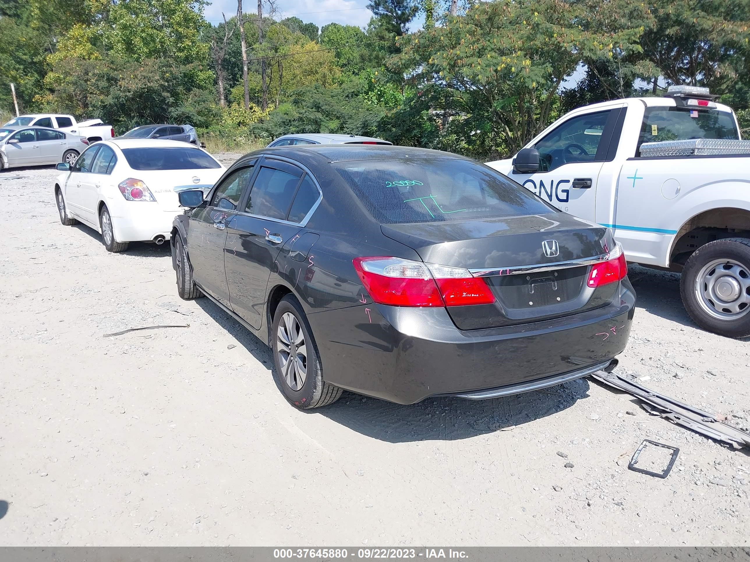 Photo 2 VIN: 1HGCR2F38EA127131 - HONDA ACCORD 