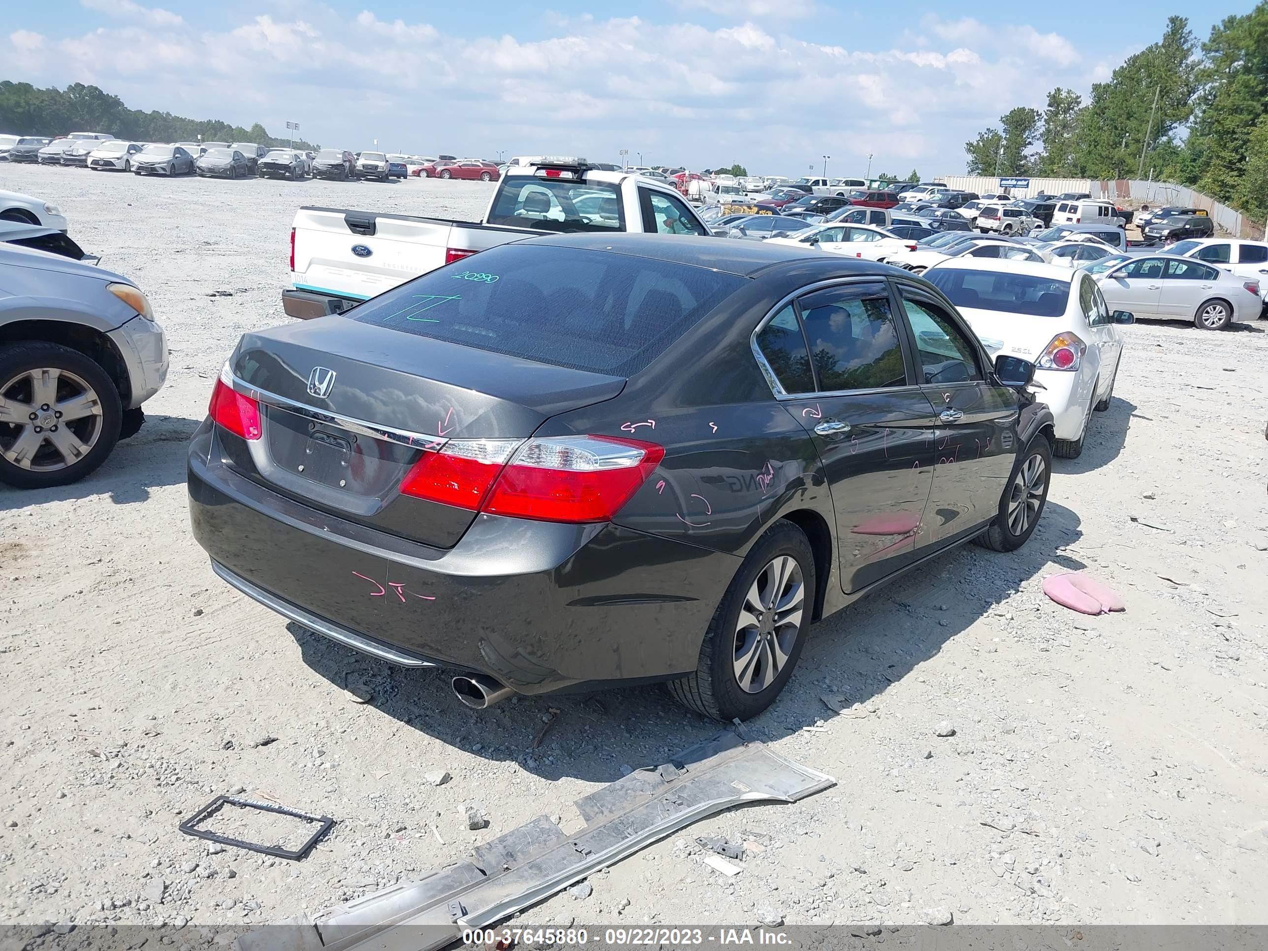 Photo 3 VIN: 1HGCR2F38EA127131 - HONDA ACCORD 