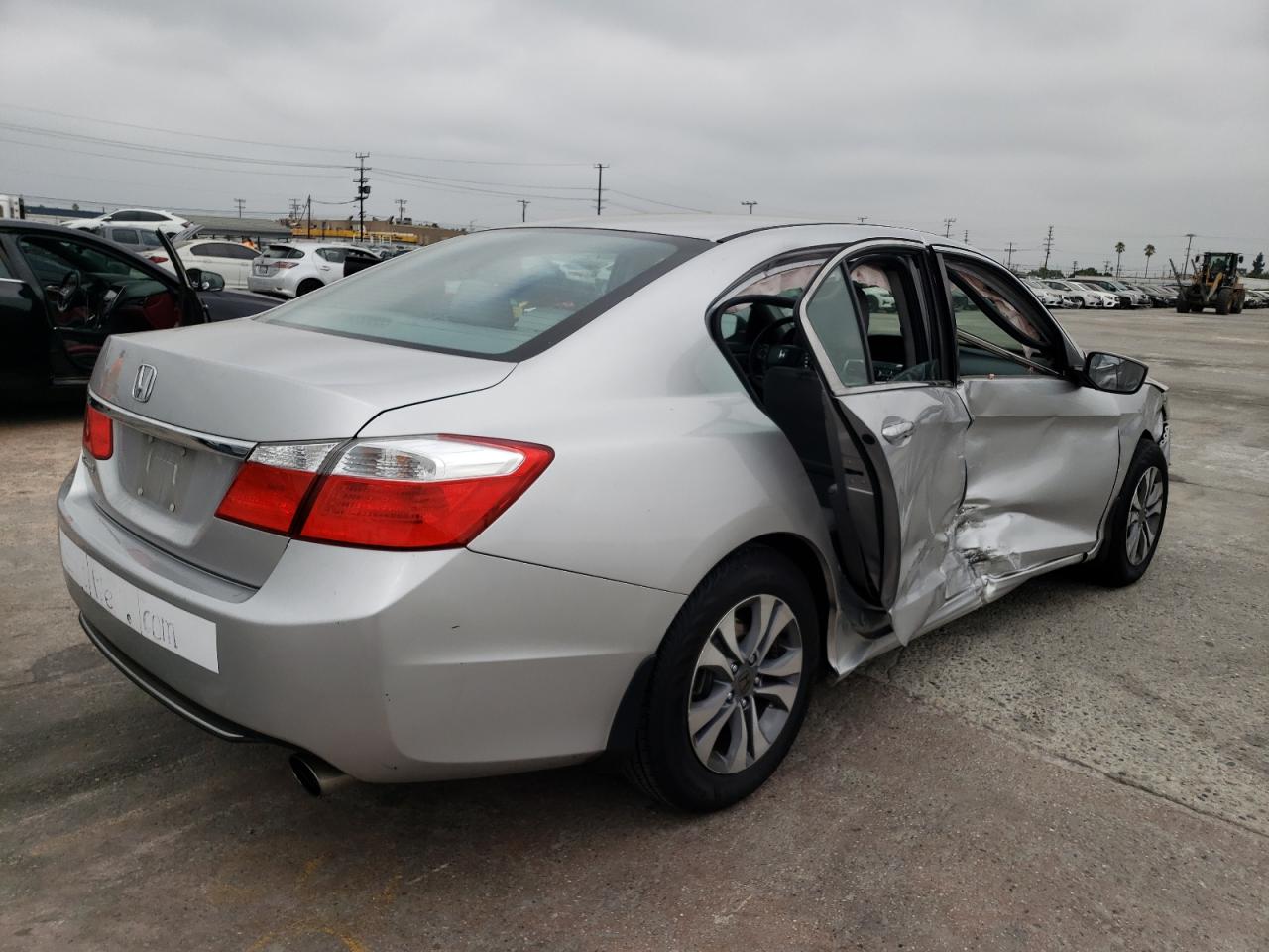 Photo 2 VIN: 1HGCR2F38FA006049 - HONDA ACCORD 