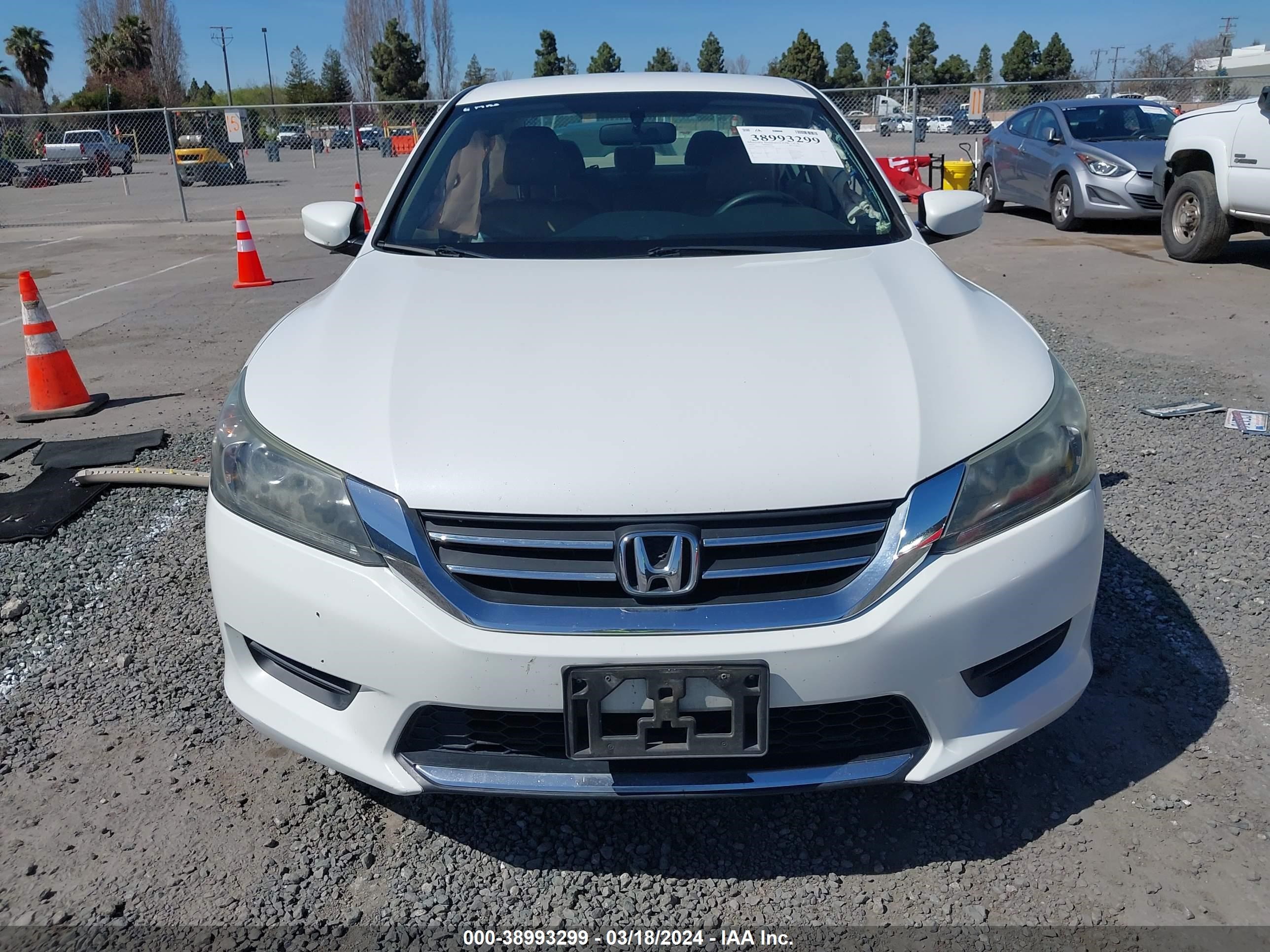 Photo 11 VIN: 1HGCR2F38FA037480 - HONDA ACCORD 