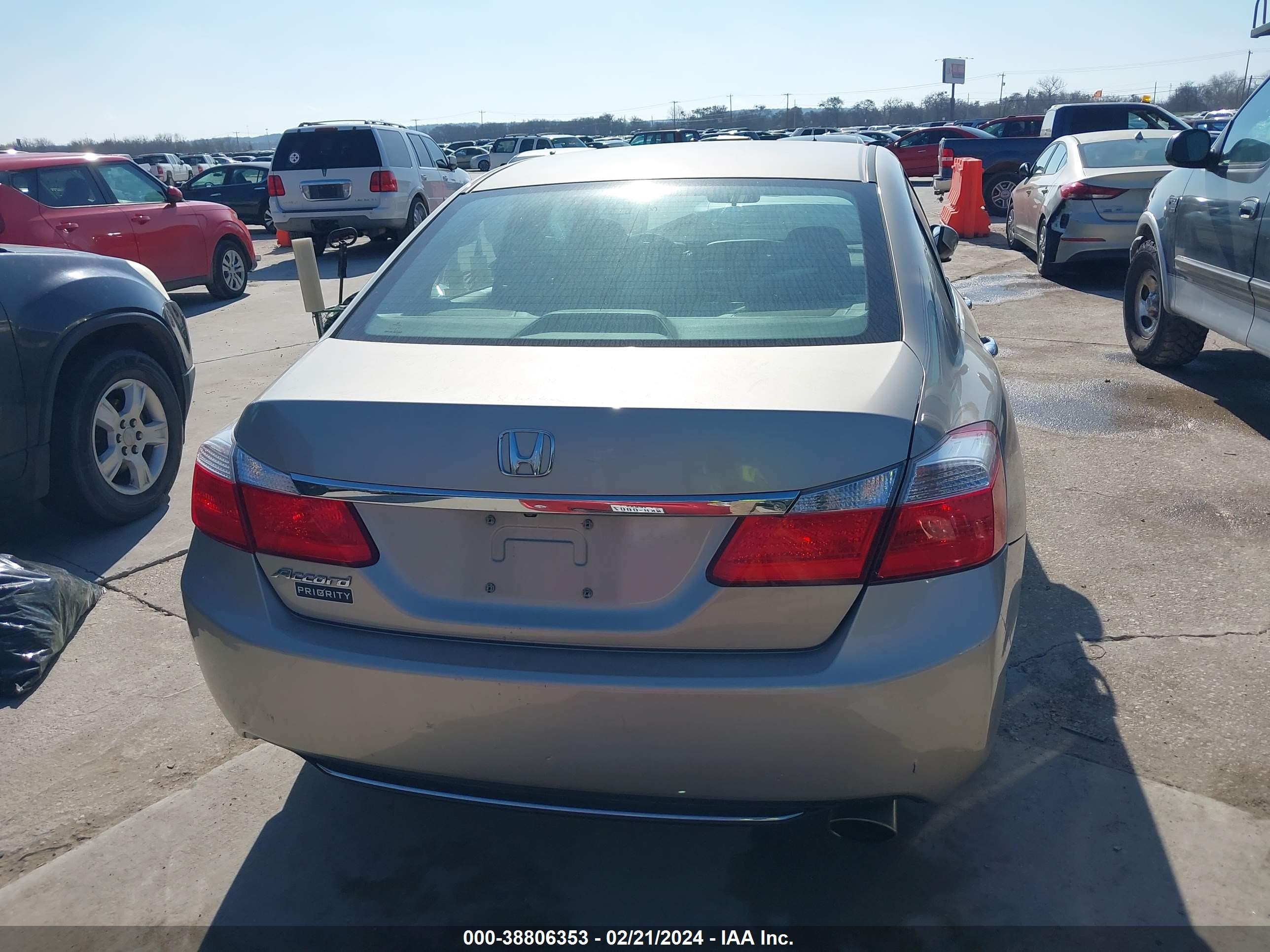 Photo 15 VIN: 1HGCR2F38FA141368 - HONDA ACCORD 