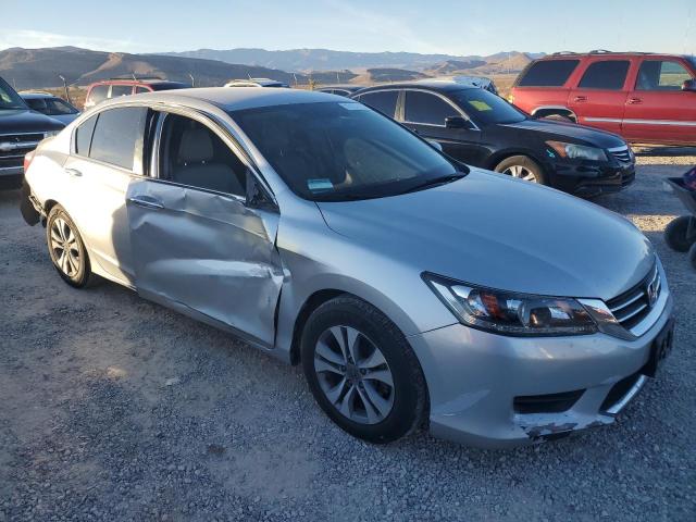 Photo 3 VIN: 1HGCR2F38FA204209 - HONDA ACCORD LX 