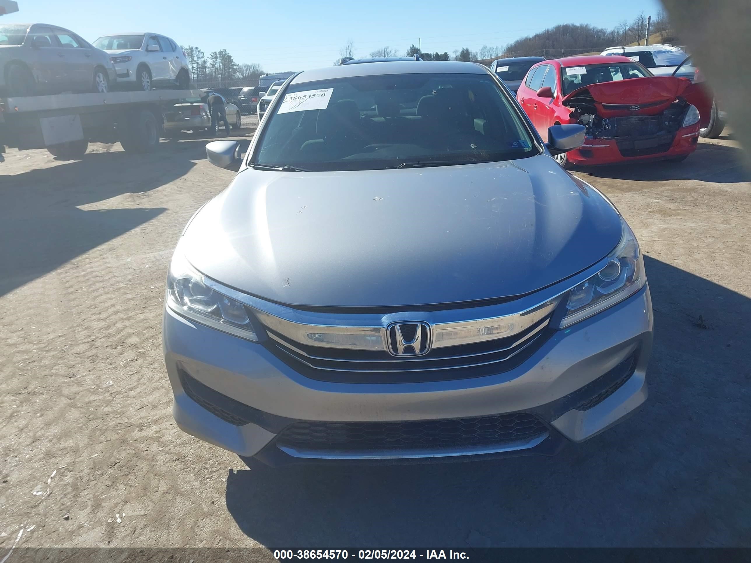 Photo 11 VIN: 1HGCR2F38GA015979 - HONDA ACCORD 