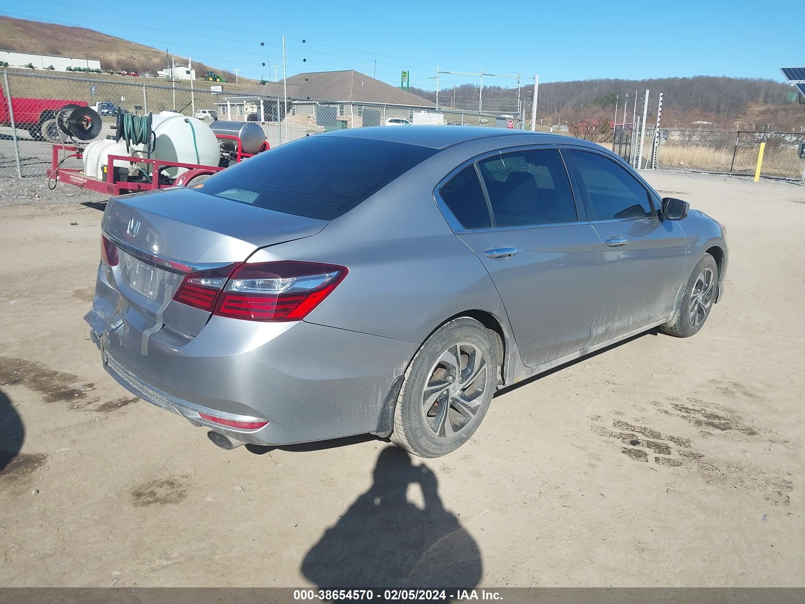 Photo 3 VIN: 1HGCR2F38GA015979 - HONDA ACCORD 