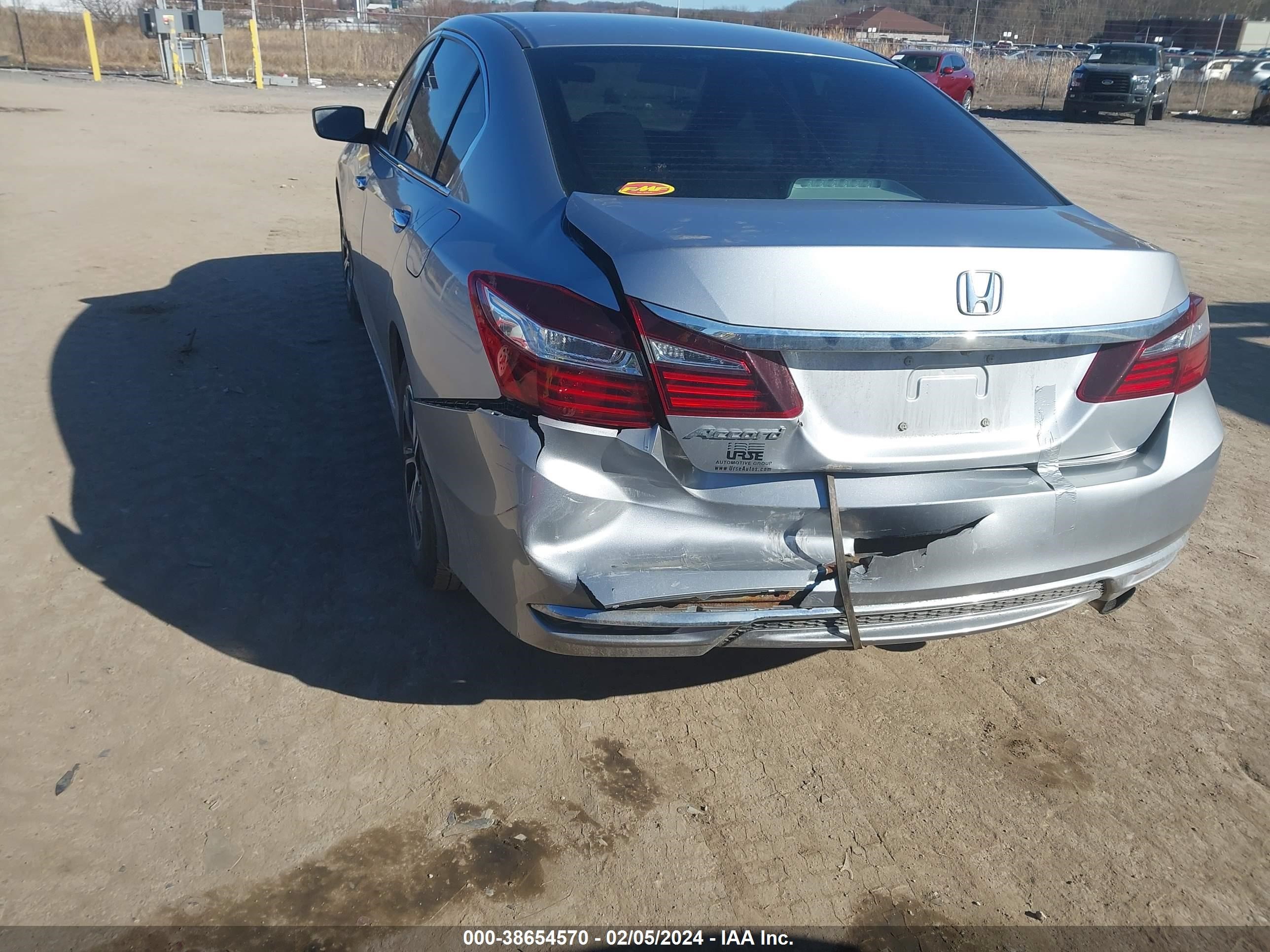 Photo 5 VIN: 1HGCR2F38GA015979 - HONDA ACCORD 