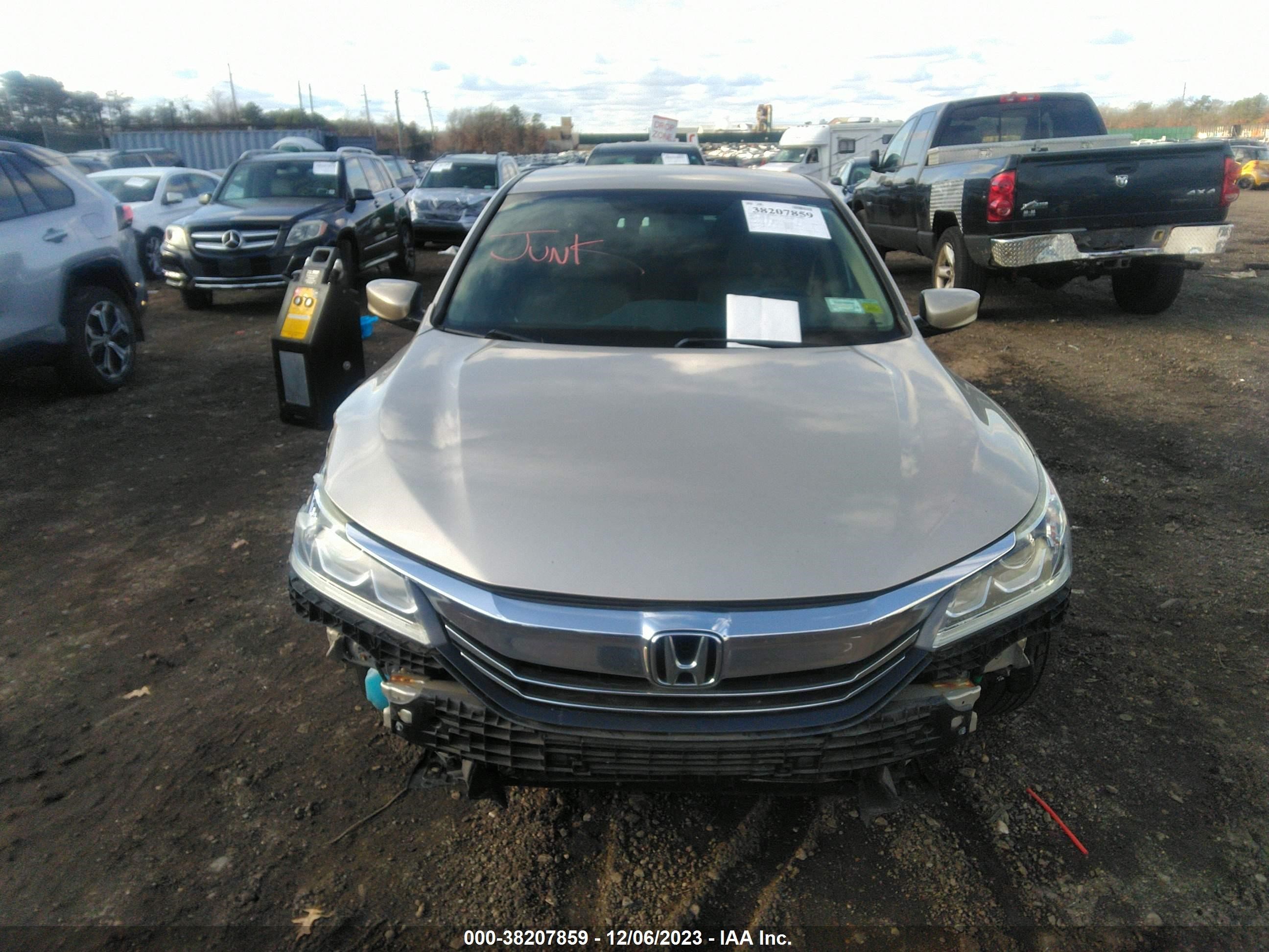 Photo 12 VIN: 1HGCR2F38GA023306 - HONDA ACCORD 