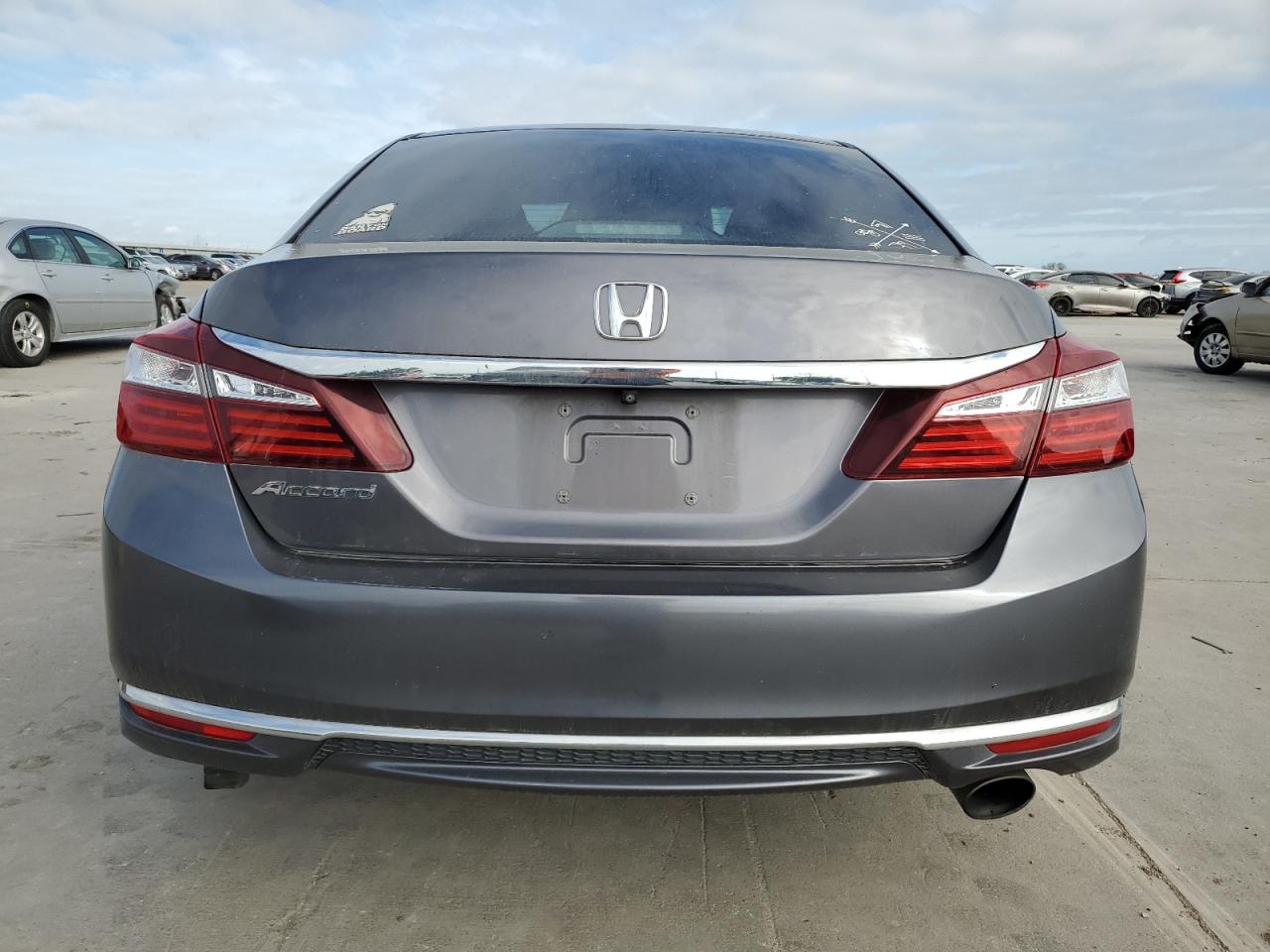 Photo 5 VIN: 1HGCR2F38GA120120 - HONDA ACCORD 