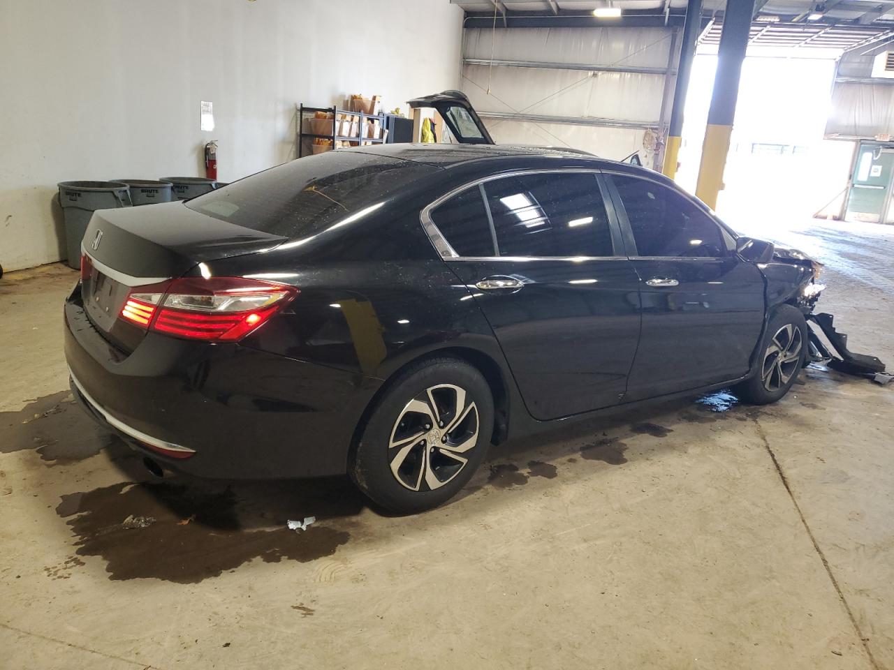 Photo 2 VIN: 1HGCR2F38GA129237 - HONDA ACCORD 