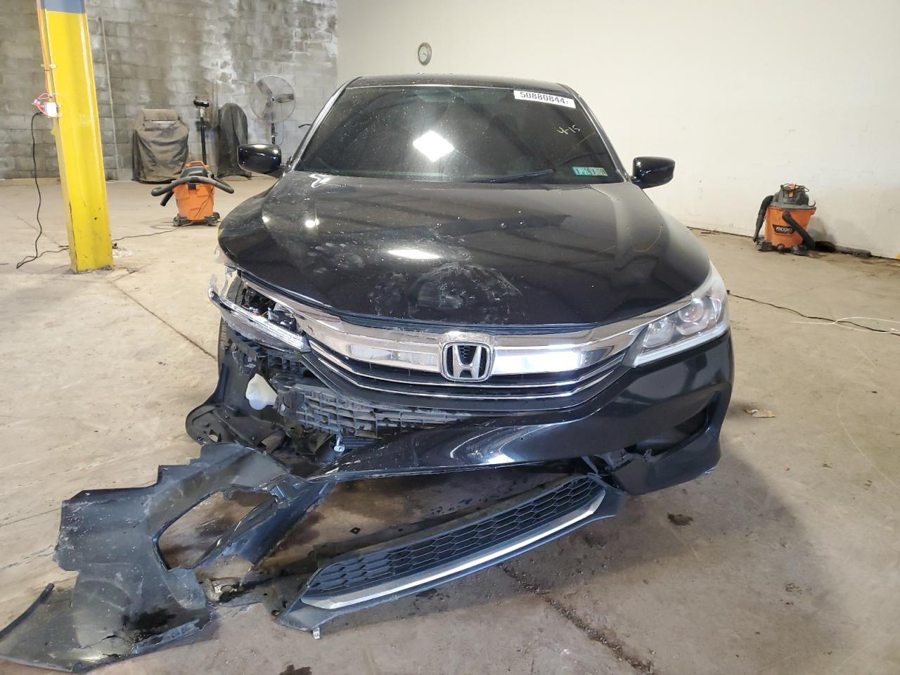 Photo 4 VIN: 1HGCR2F38GA129237 - HONDA ACCORD 