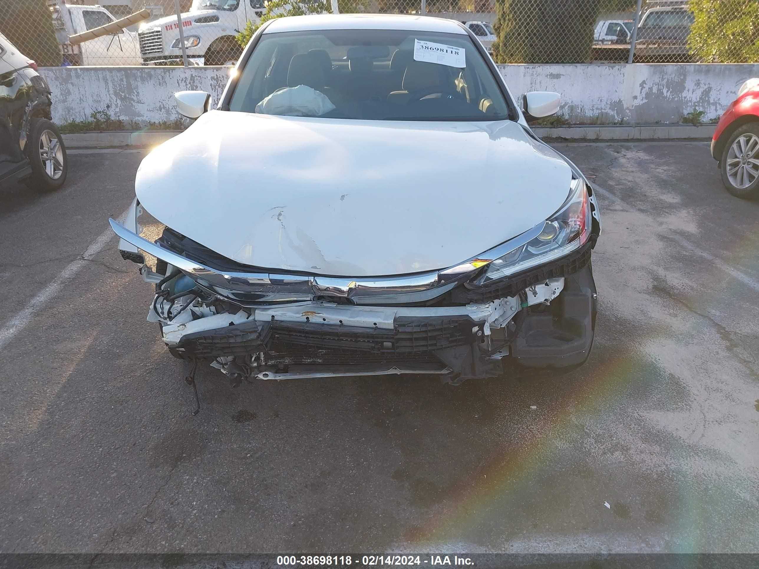 Photo 11 VIN: 1HGCR2F38GA142005 - HONDA ACCORD 