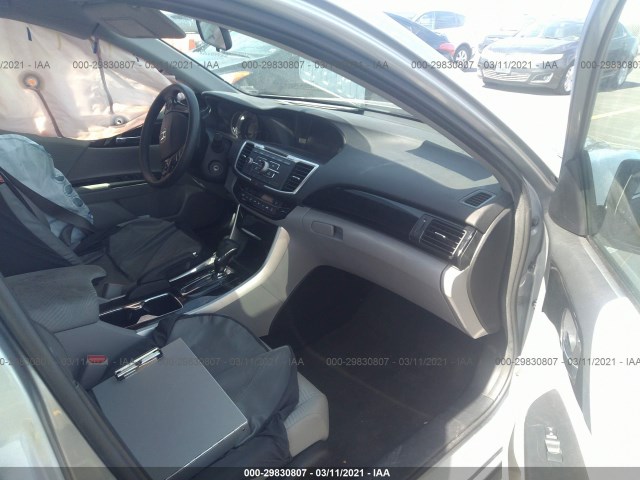 Photo 4 VIN: 1HGCR2F38GA224302 - HONDA ACCORD SEDAN 