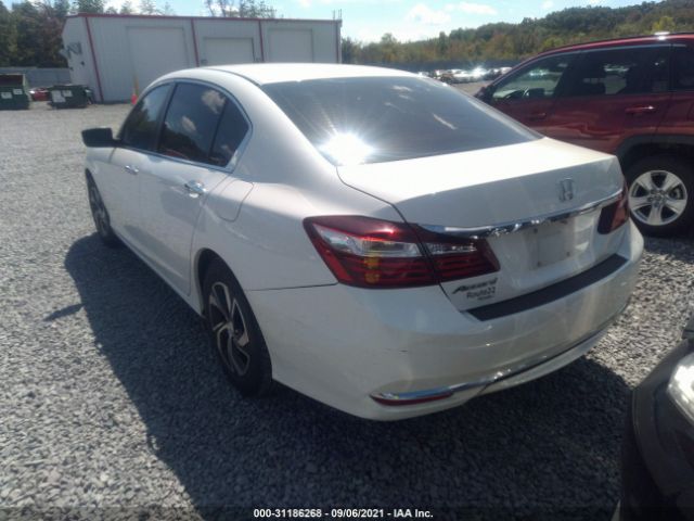 Photo 2 VIN: 1HGCR2F38HA032332 - HONDA ACCORD SEDAN 