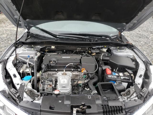 Photo 6 VIN: 1HGCR2F38HA119941 - HONDA ACCORD LX 