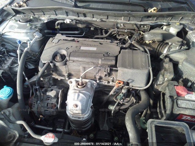 Photo 9 VIN: 1HGCR2F38HA240923 - HONDA ACCORD SEDAN 