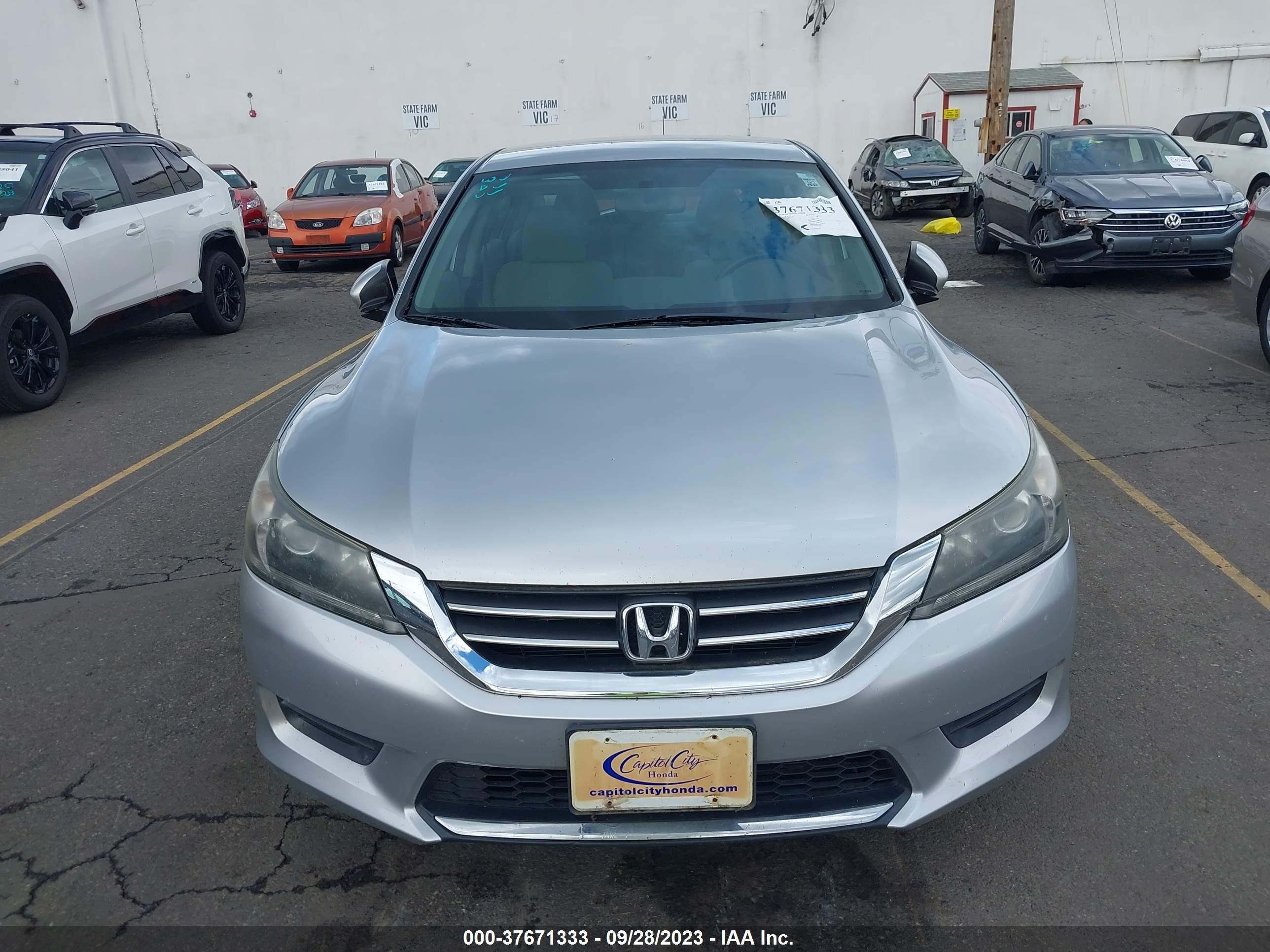 Photo 11 VIN: 1HGCR2F39DA058898 - HONDA ACCORD 