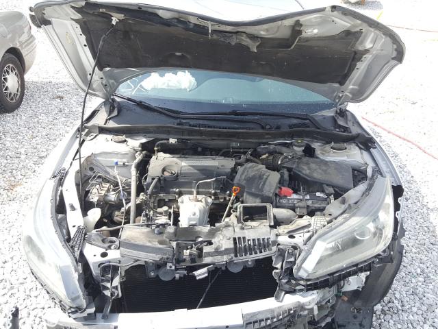 Photo 6 VIN: 1HGCR2F39DA063065 - HONDA ACCORD SDN 