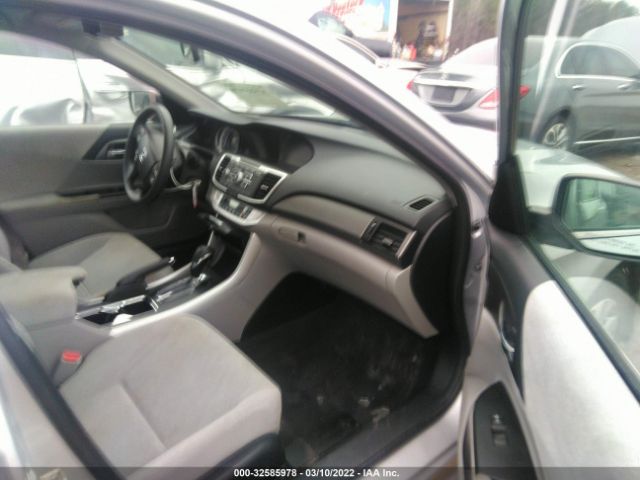 Photo 4 VIN: 1HGCR2F39DA077256 - HONDA ACCORD SDN 