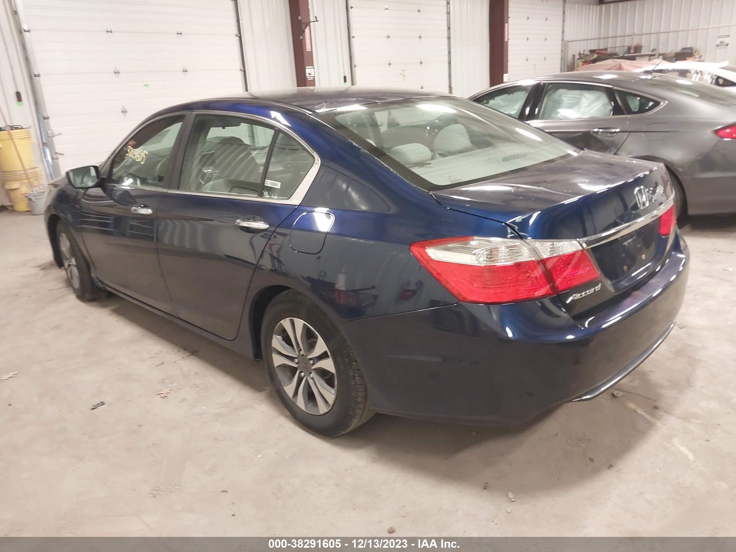 Photo 2 VIN: 1HGCR2F39DA143109 - HONDA ACCORD 