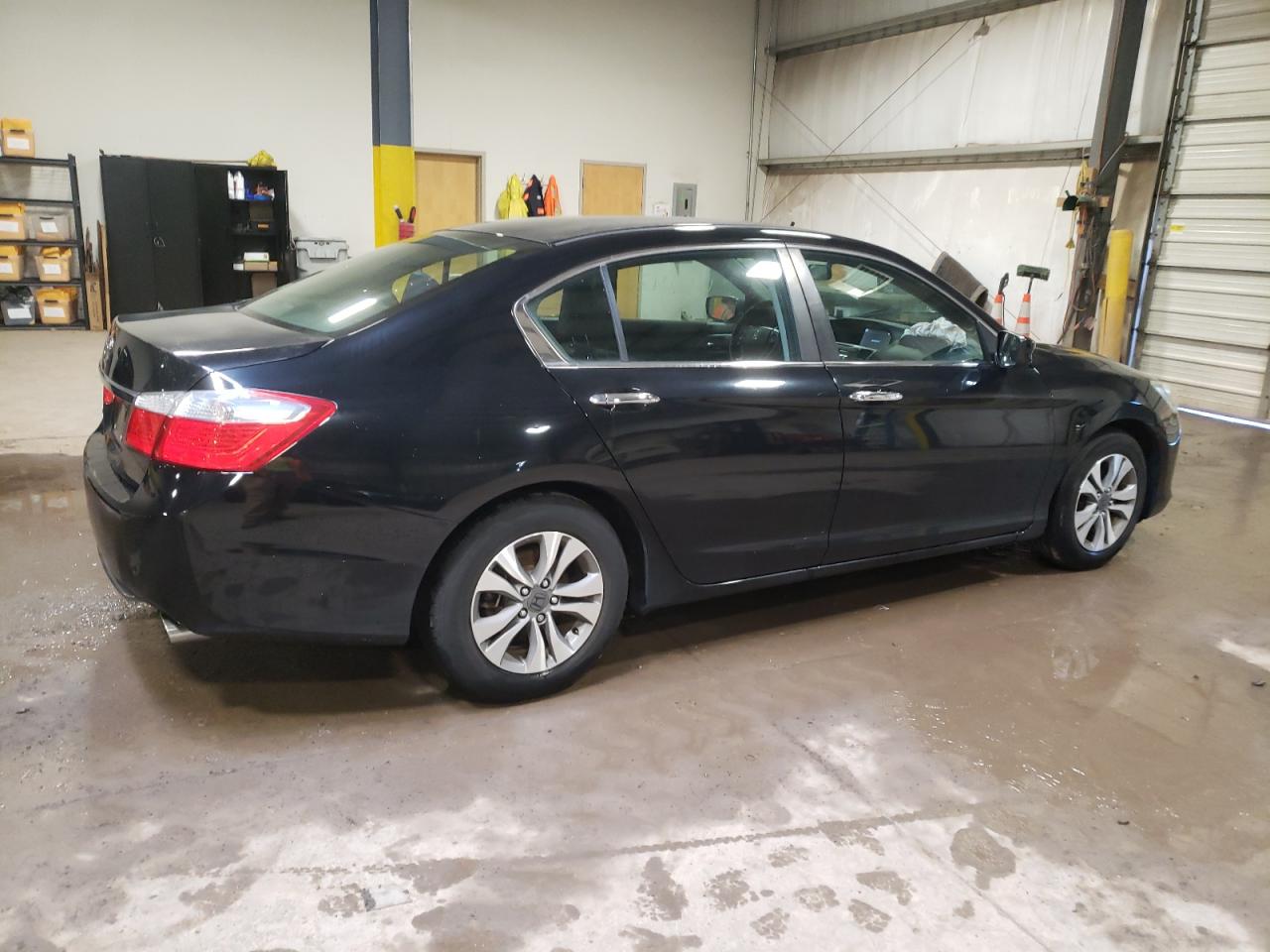 Photo 2 VIN: 1HGCR2F39EA071703 - HONDA ACCORD 