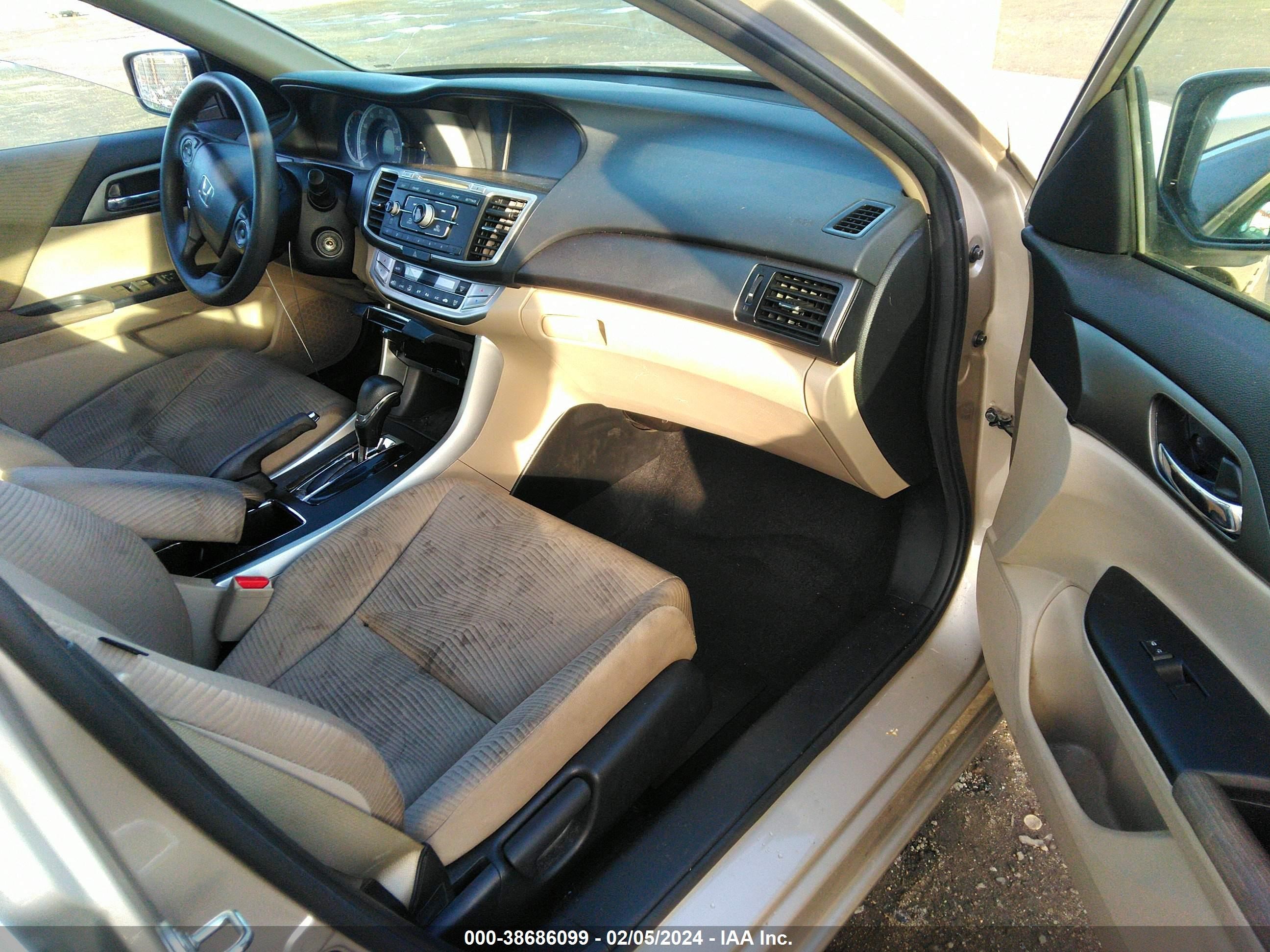 Photo 4 VIN: 1HGCR2F39EA267334 - HONDA ACCORD 