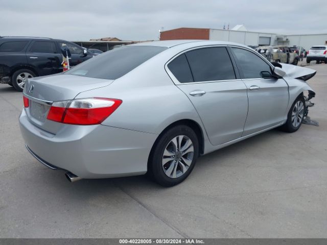 Photo 3 VIN: 1HGCR2F39FA063084 - HONDA ACCORD 