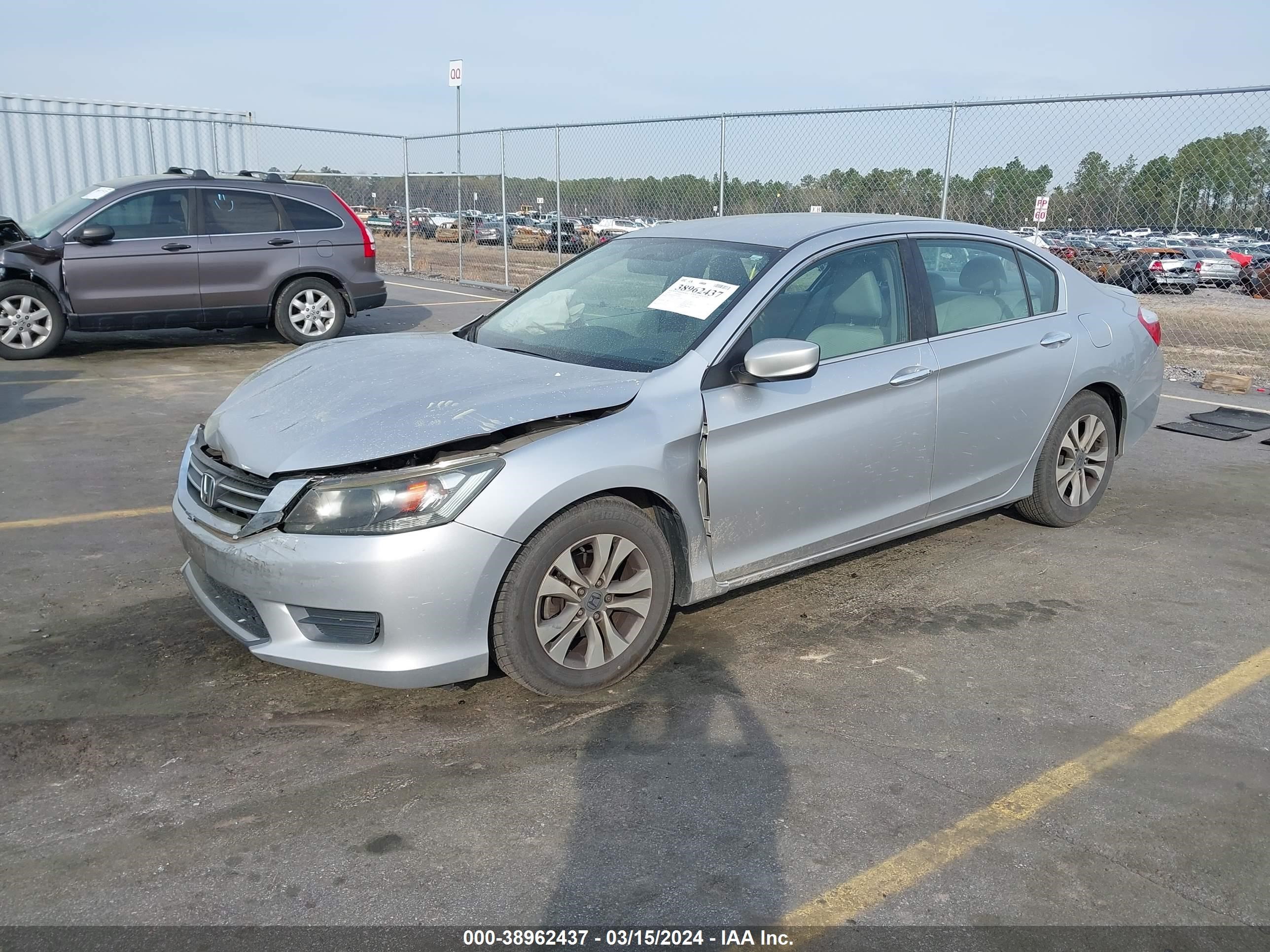 Photo 1 VIN: 1HGCR2F39FA116284 - HONDA ACCORD 