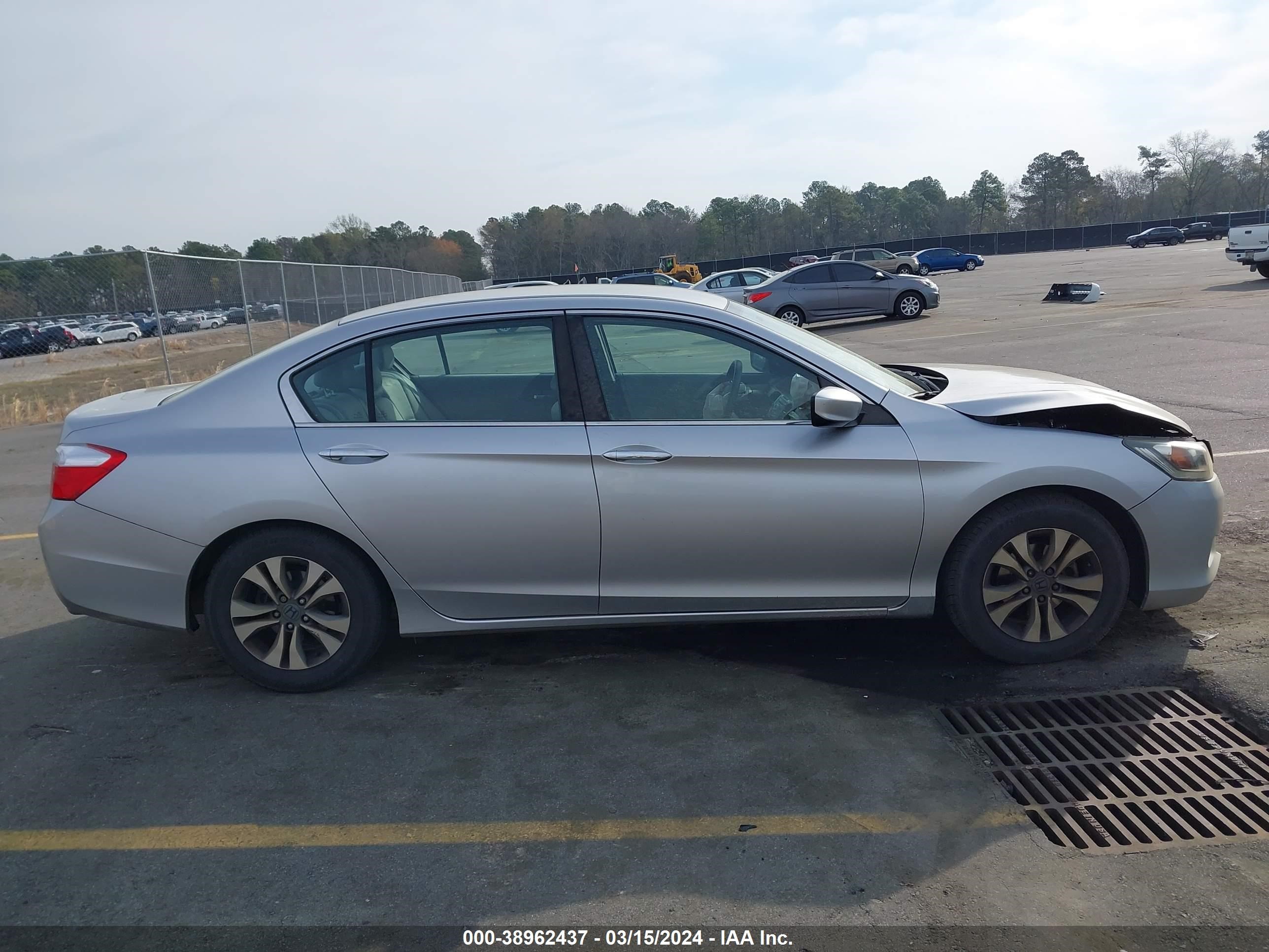 Photo 12 VIN: 1HGCR2F39FA116284 - HONDA ACCORD 