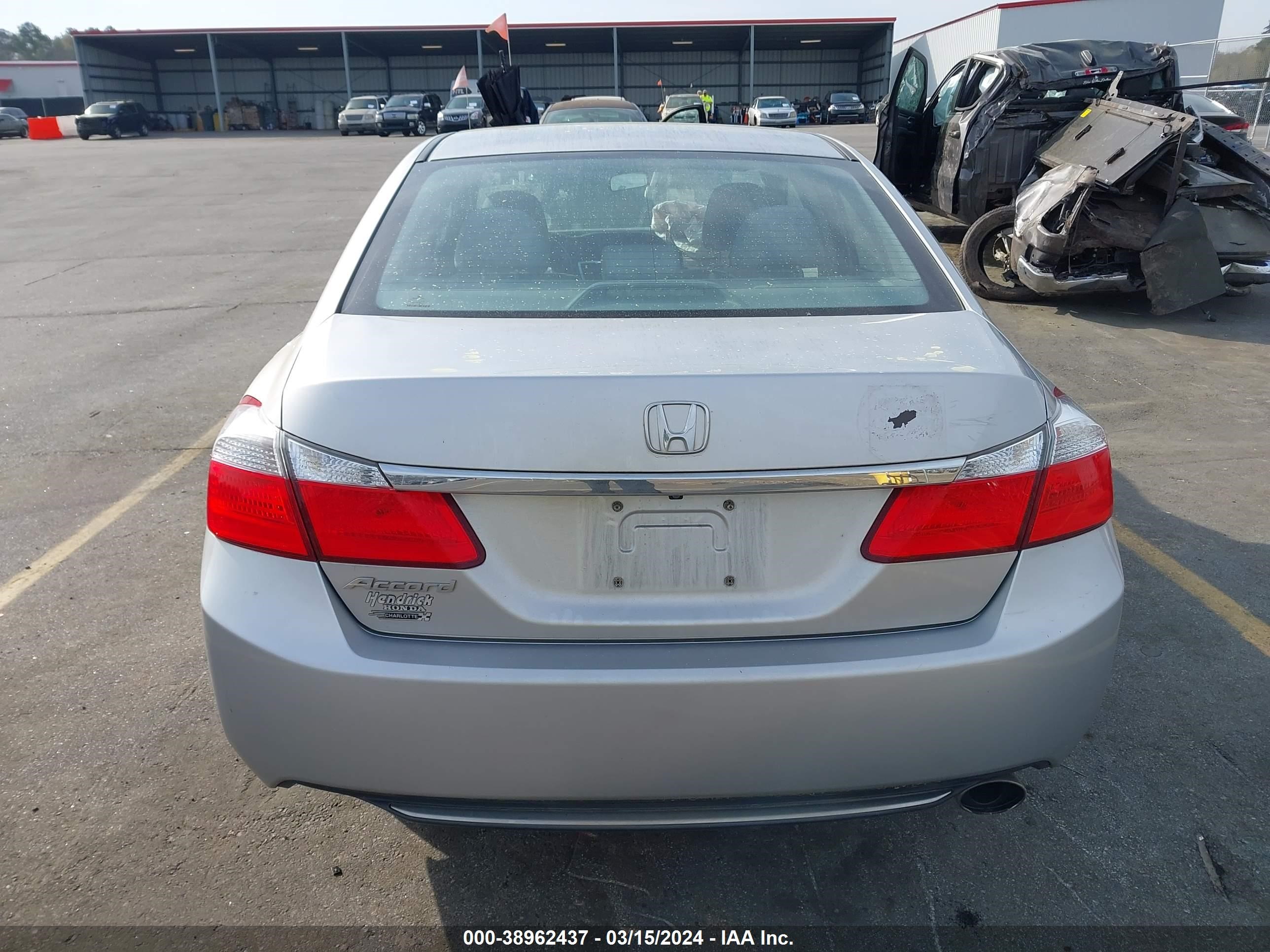 Photo 15 VIN: 1HGCR2F39FA116284 - HONDA ACCORD 