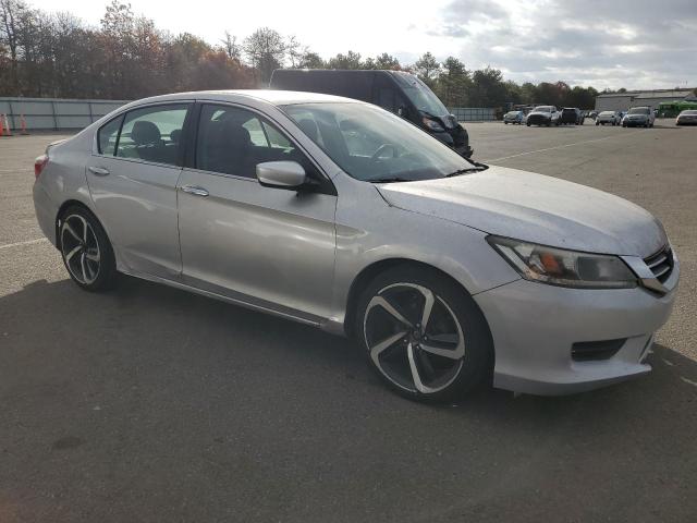 Photo 3 VIN: 1HGCR2F39FA138429 - HONDA ACCORD LX 