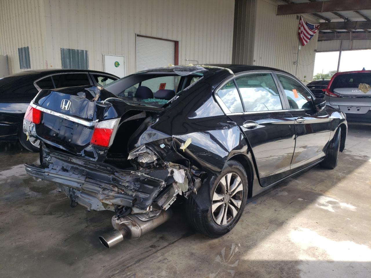 Photo 2 VIN: 1HGCR2F39FA180583 - HONDA ACCORD 