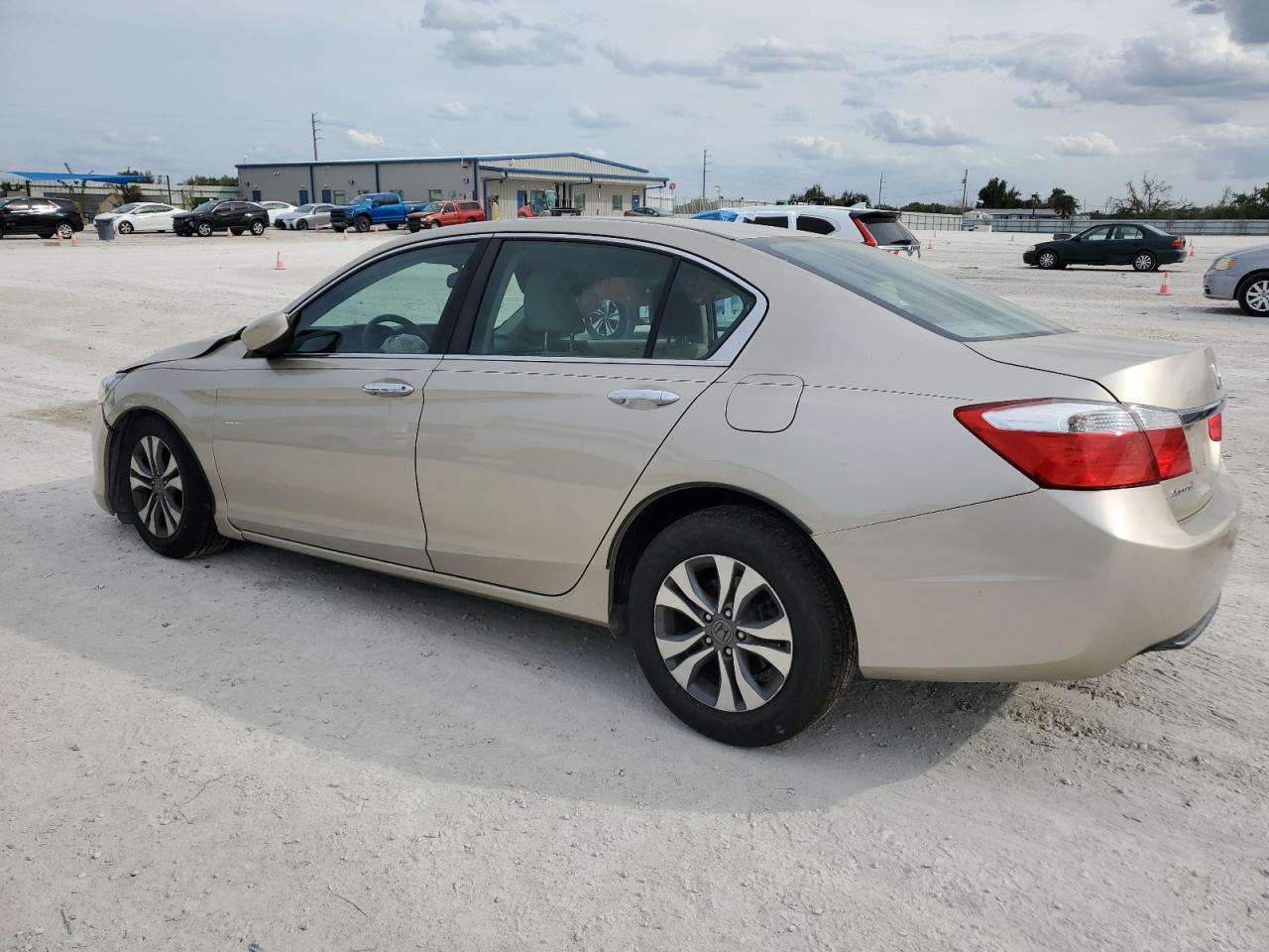 Photo 1 VIN: 1HGCR2F39FA268663 - HONDA ACCORD 