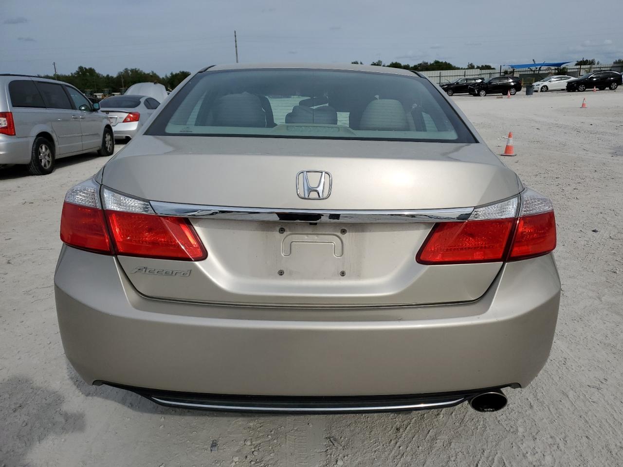 Photo 5 VIN: 1HGCR2F39FA268663 - HONDA ACCORD 