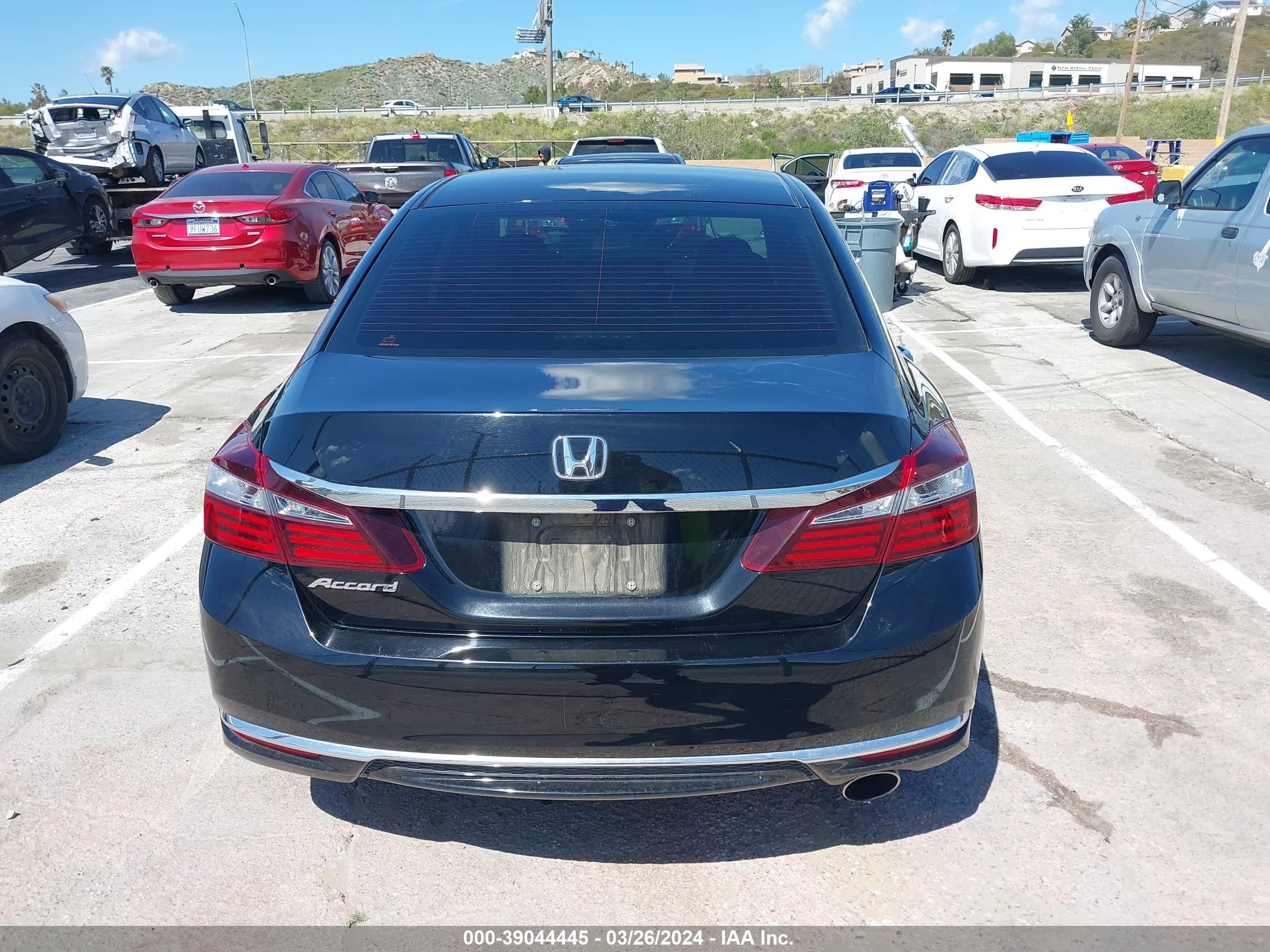 Photo 16 VIN: 1HGCR2F39GA000746 - HONDA ACCORD 